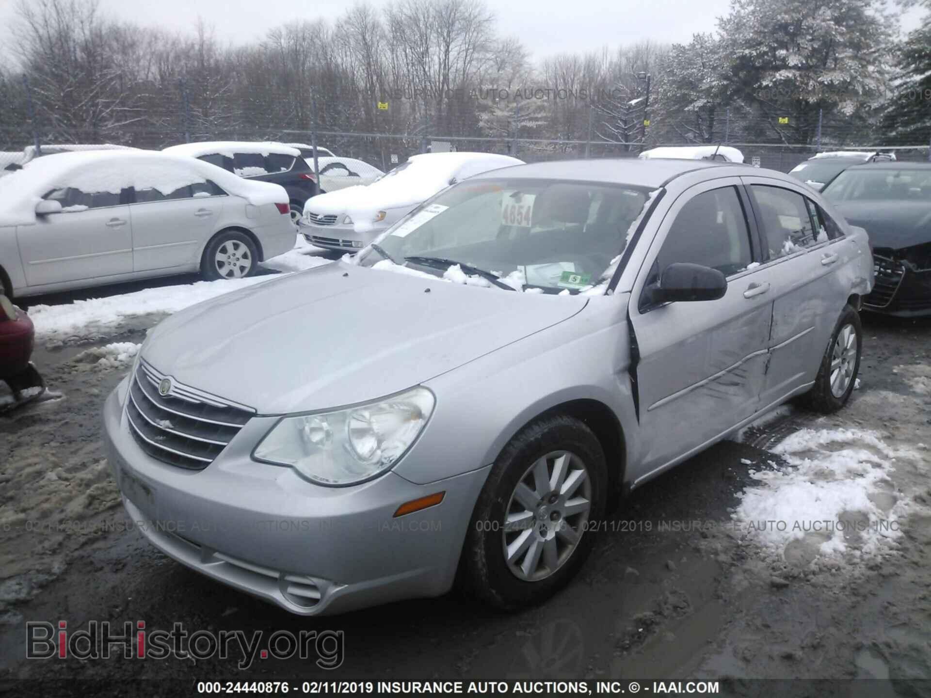 2010 CHRYSLER SEBRING - VIN: 1C3CC4FB6AN176385 - Фото 2