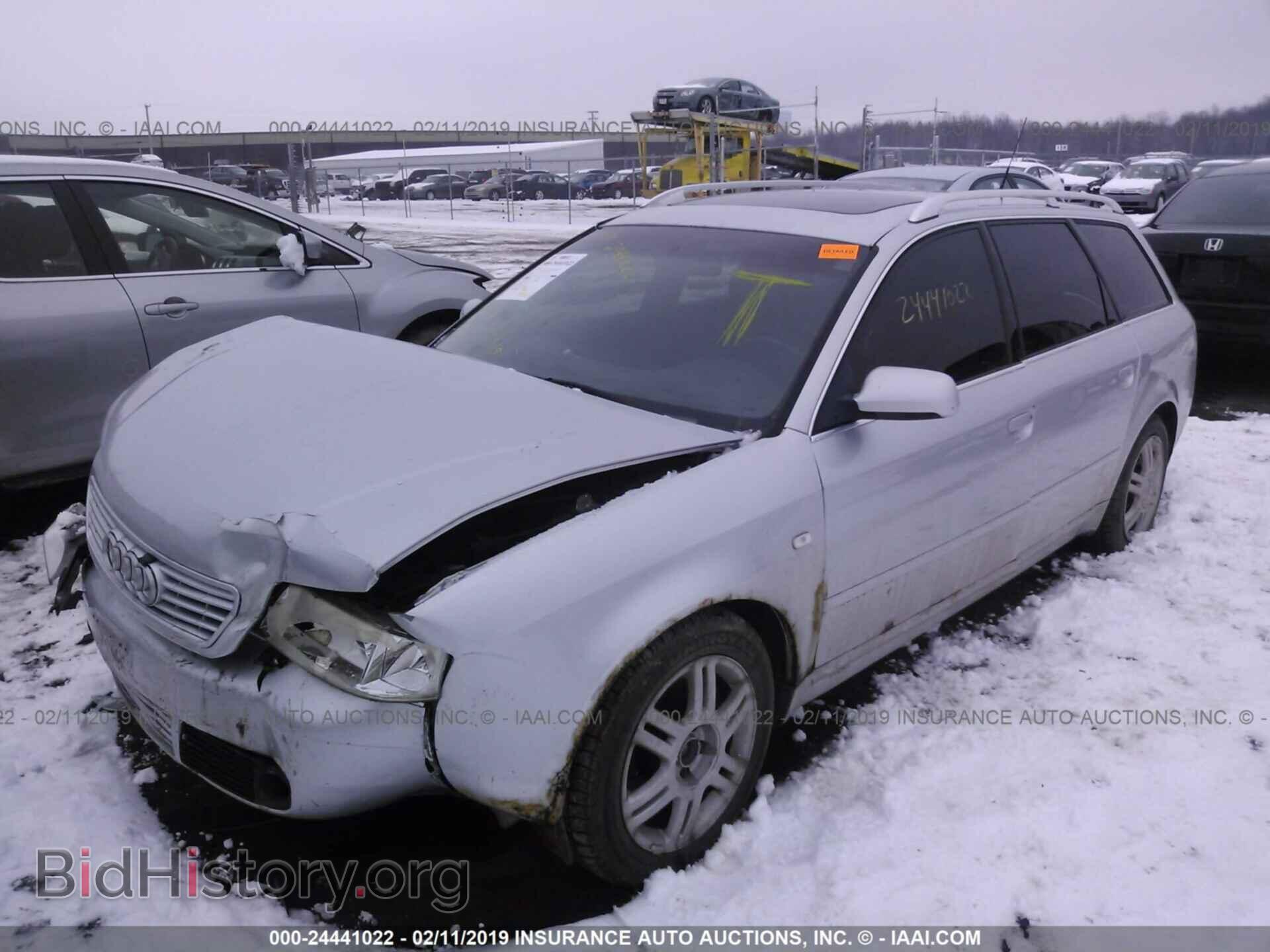 2011 AUDI A8 - VIN: WAURVAFD9BN005127 - Фото 2