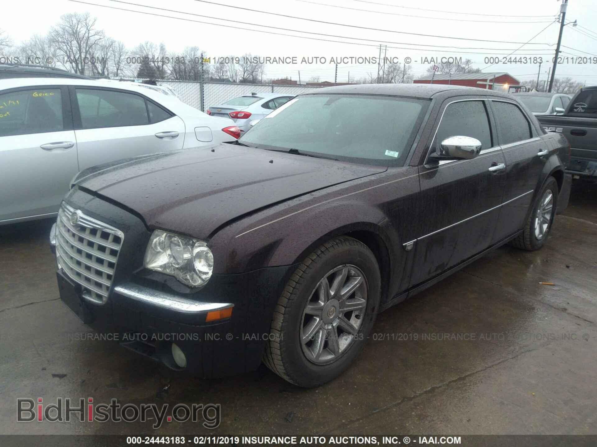 2005 CHRYSLER 300C - VIN: 2C3AA63H05H520597 - Фото 2