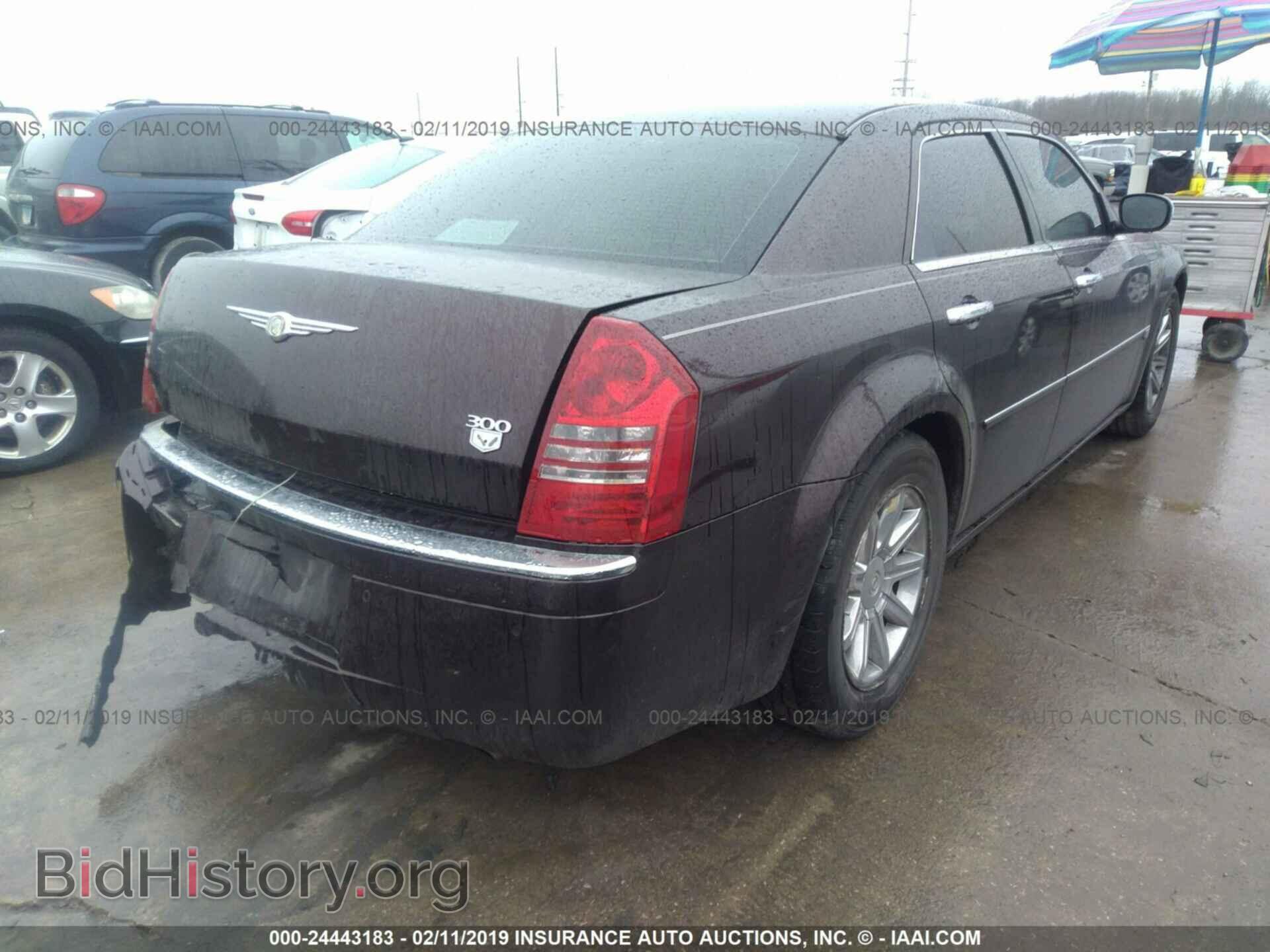 2005 CHRYSLER 300C - VIN: 2C3AA63H05H520597 - Фото 4