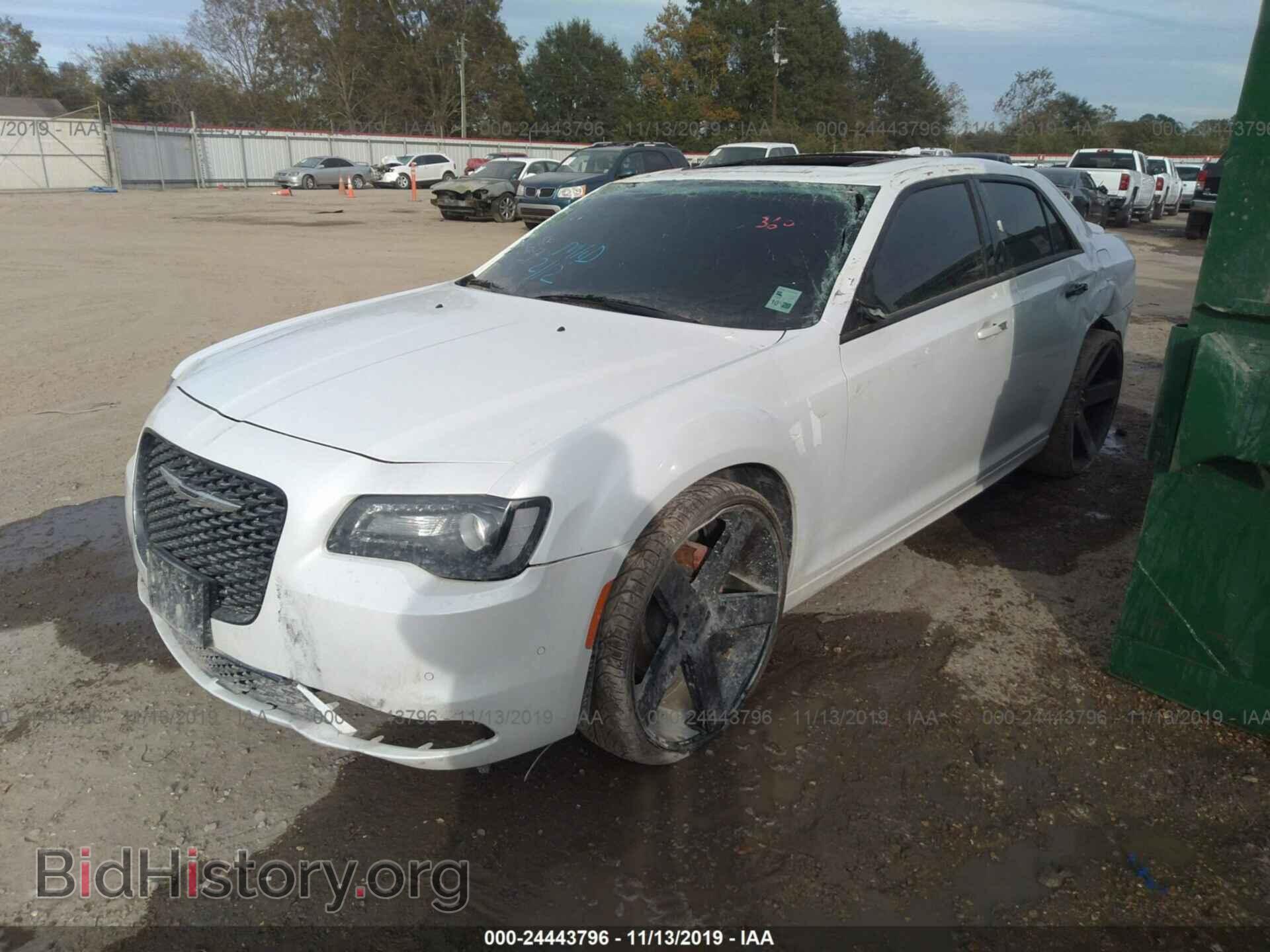 2015 CHRYSLER 300 - VIN: 2C3CCABT8FH864546 - Фото 2