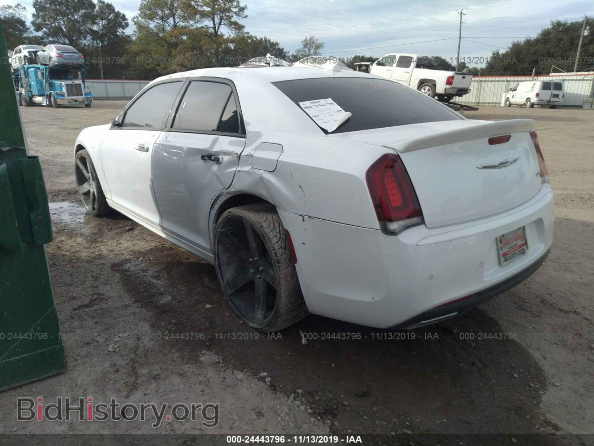 2015 CHRYSLER 300 - VIN: 2C3CCABT8FH864546 - Фото 3