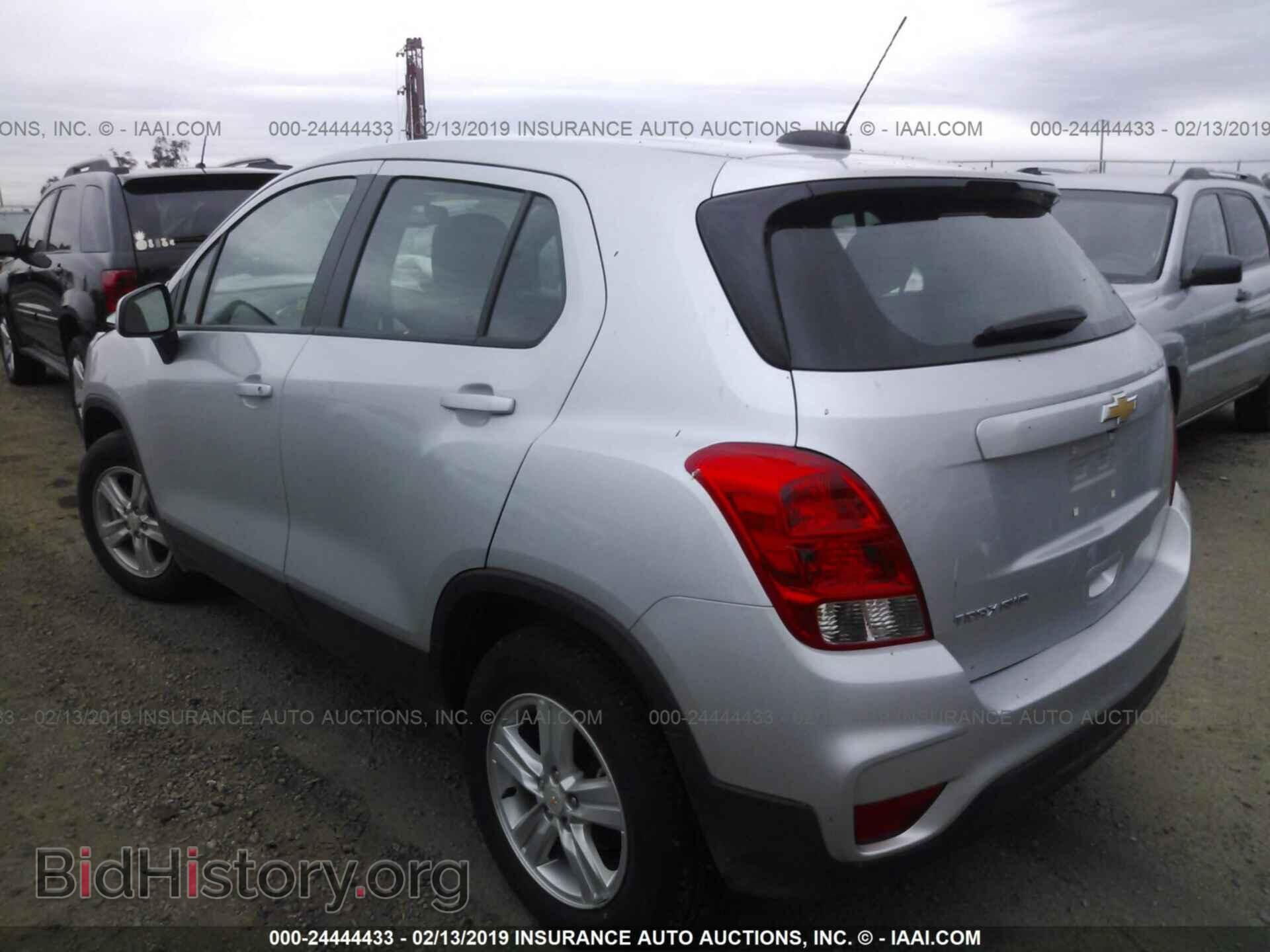 2018 CHEVROLET TRAX - VIN: 3GNCJNSB3JL350594 - Фото 3