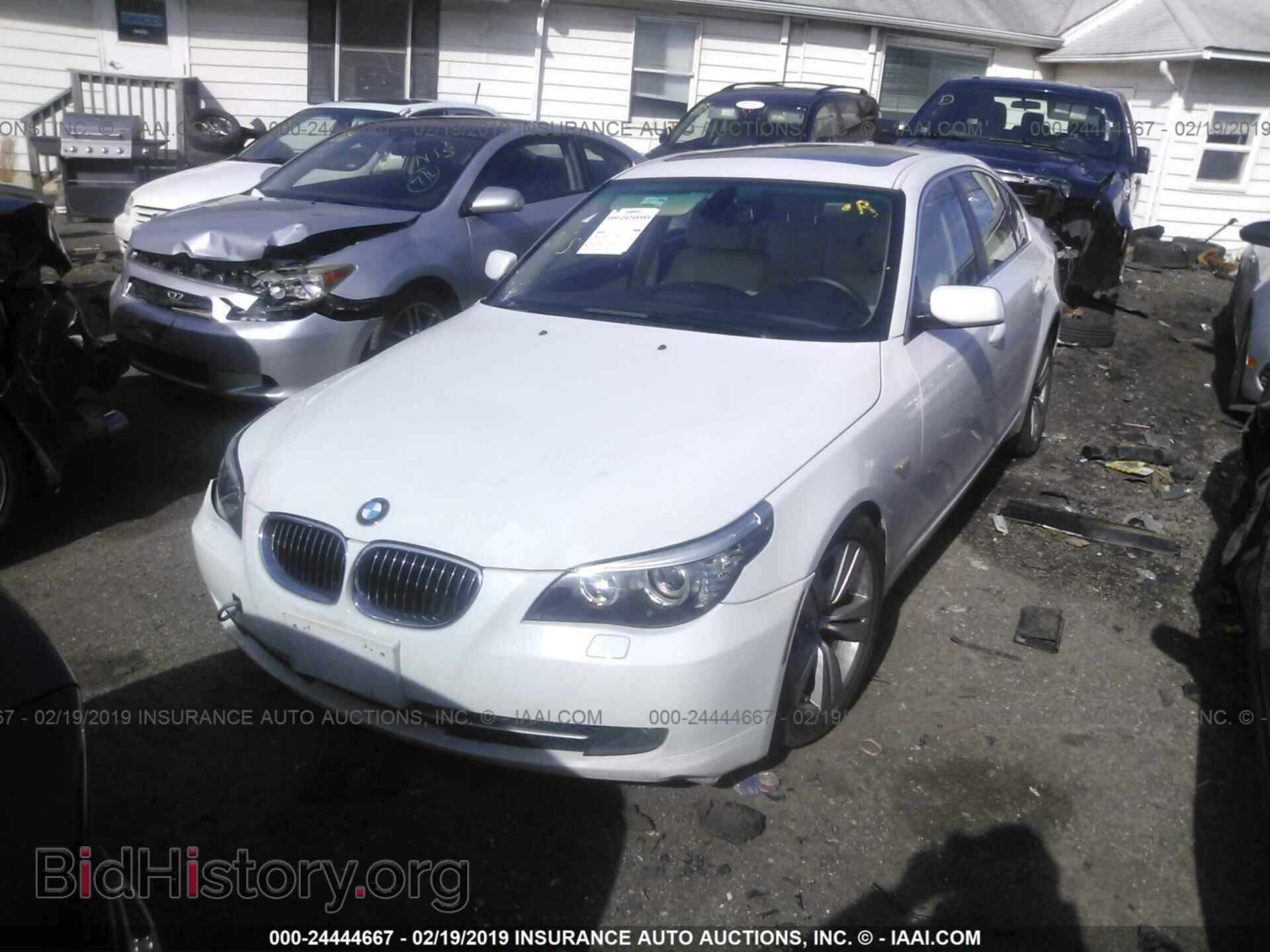 2009 BMW 528 - VIN: WBANU53589C121673 - Фото 2