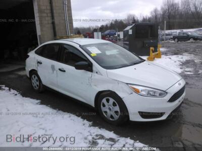 2016 Ford FOCUS, white — VIN 1FADP3E24GL235959, IAAI