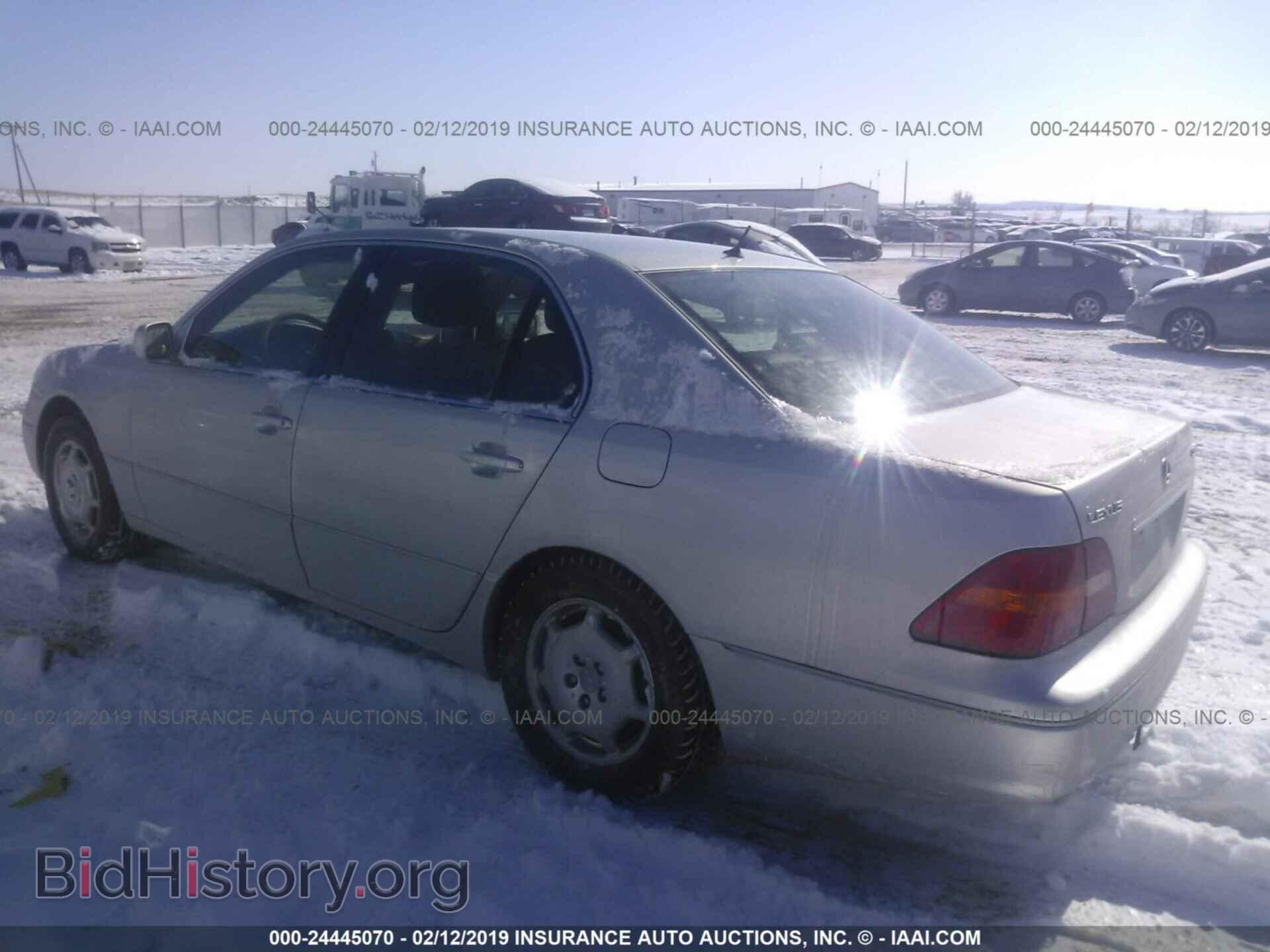 2002 LEXUS LS - VIN: JTHBN30F920084529 - Photo 3