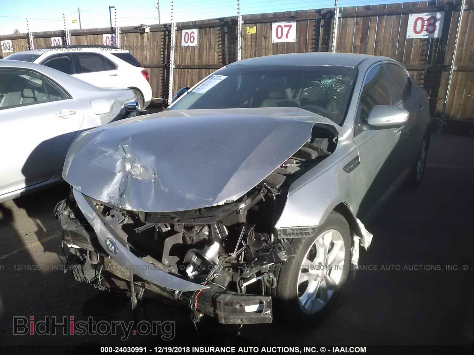 2016 AUDI A4 - VIN: WAUFFAFL2GN002360 - Photo 2