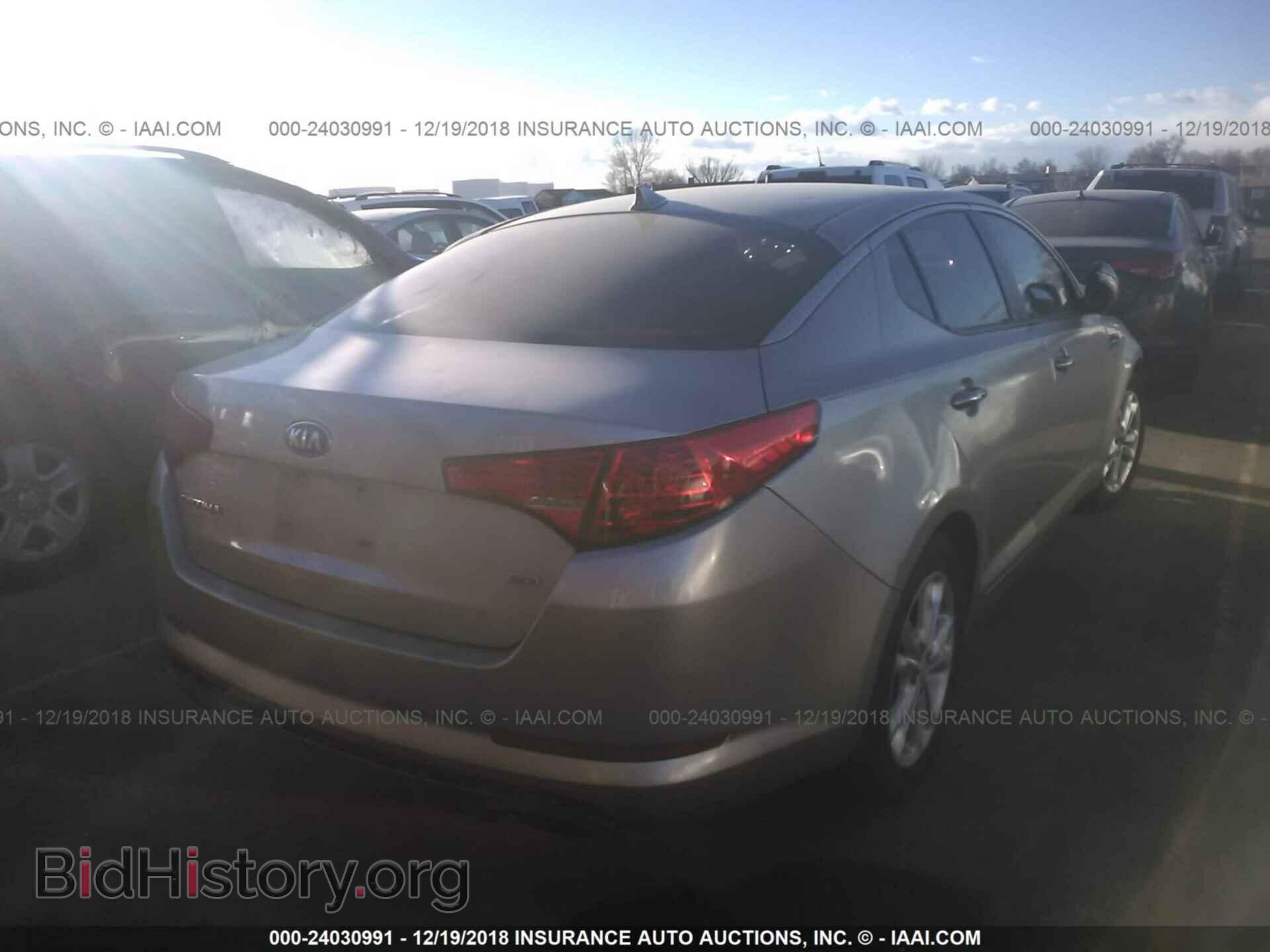 2016 AUDI A4 - VIN: WAUFFAFL2GN002360 - Photo 4