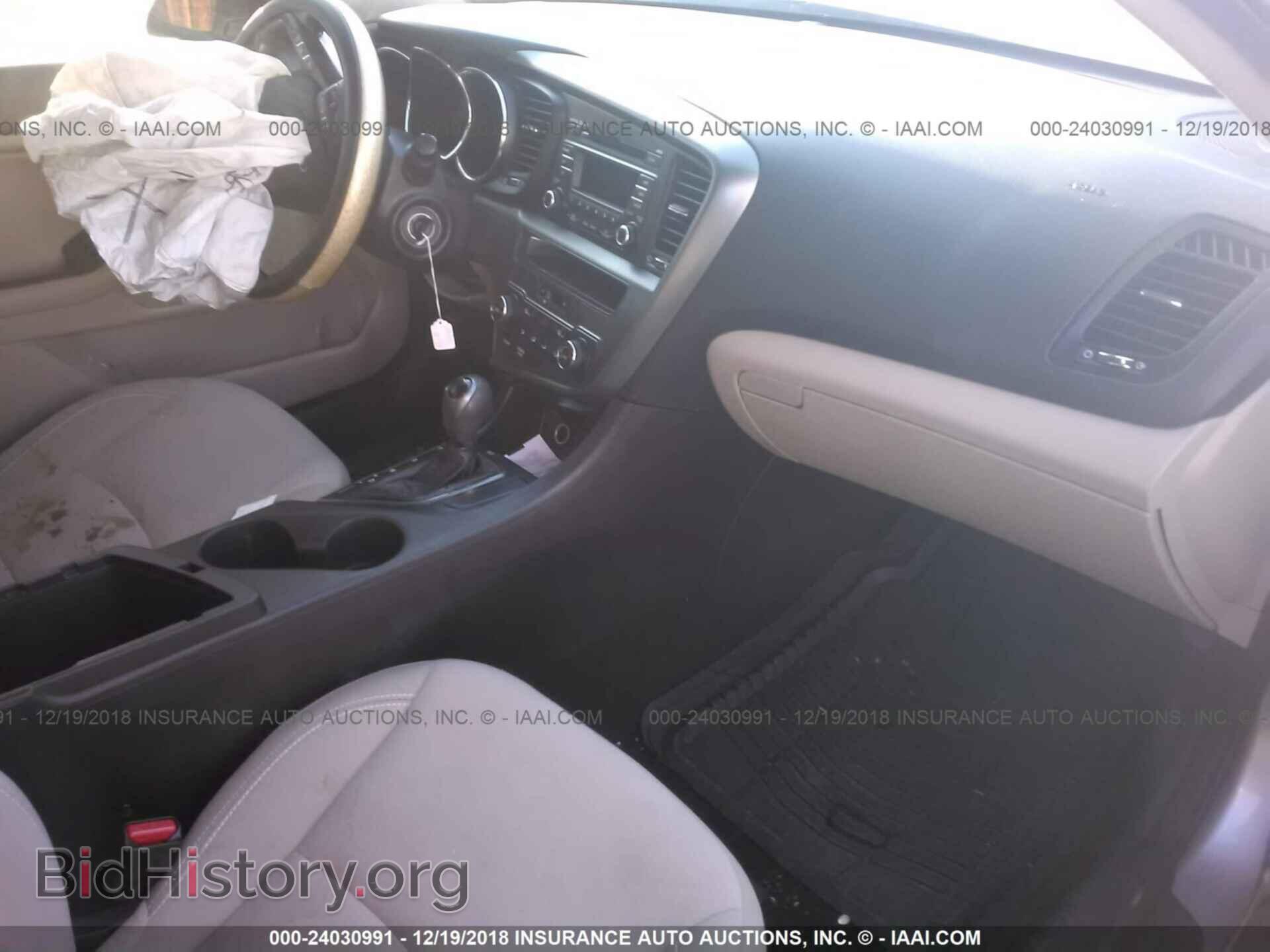 2016 AUDI A4 - VIN: WAUFFAFL2GN002360 - Photo 5