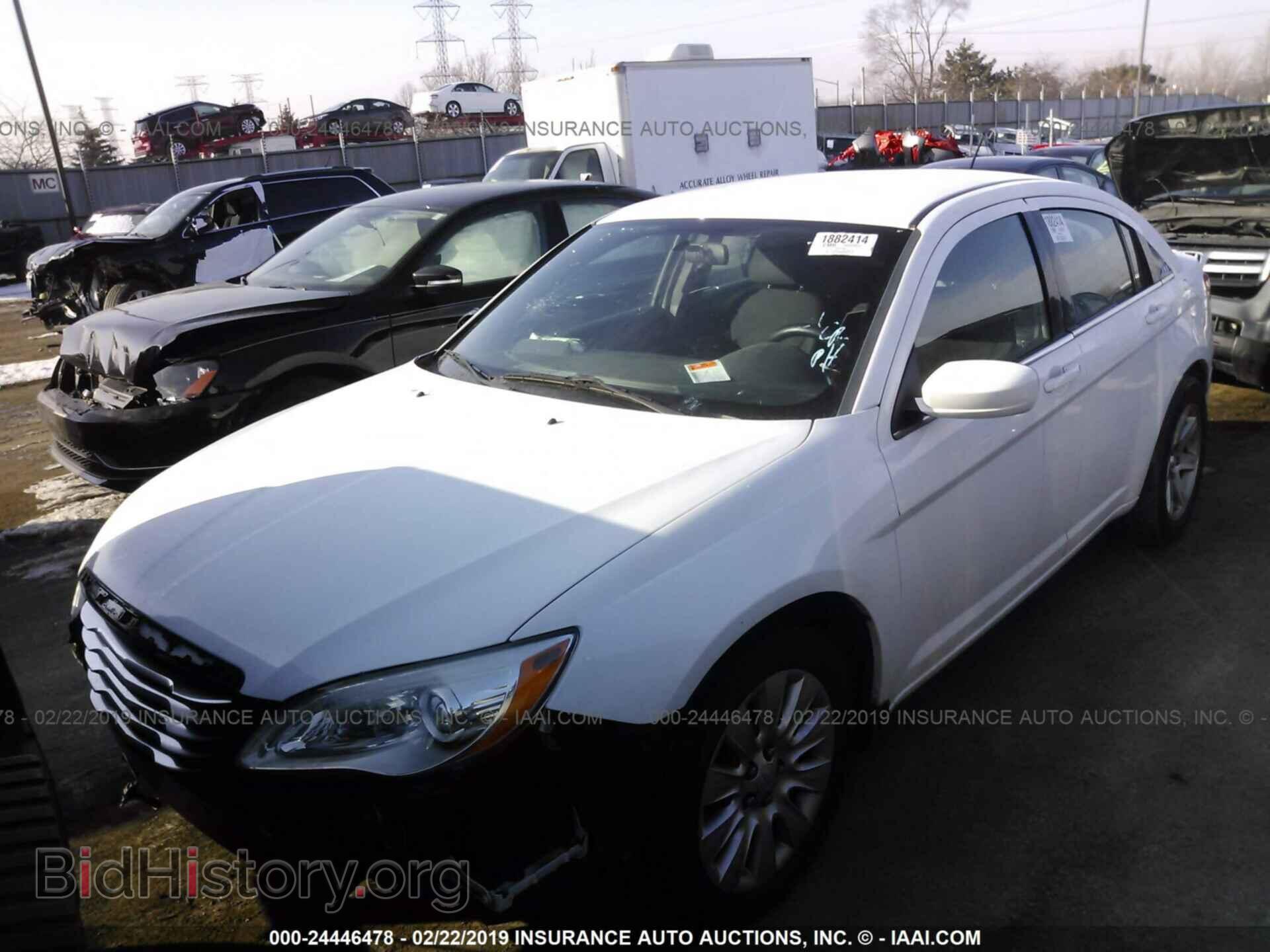 2014 CHRYSLER 200 - VIN: 1C3CCBAB0EN210421 - Фото 2