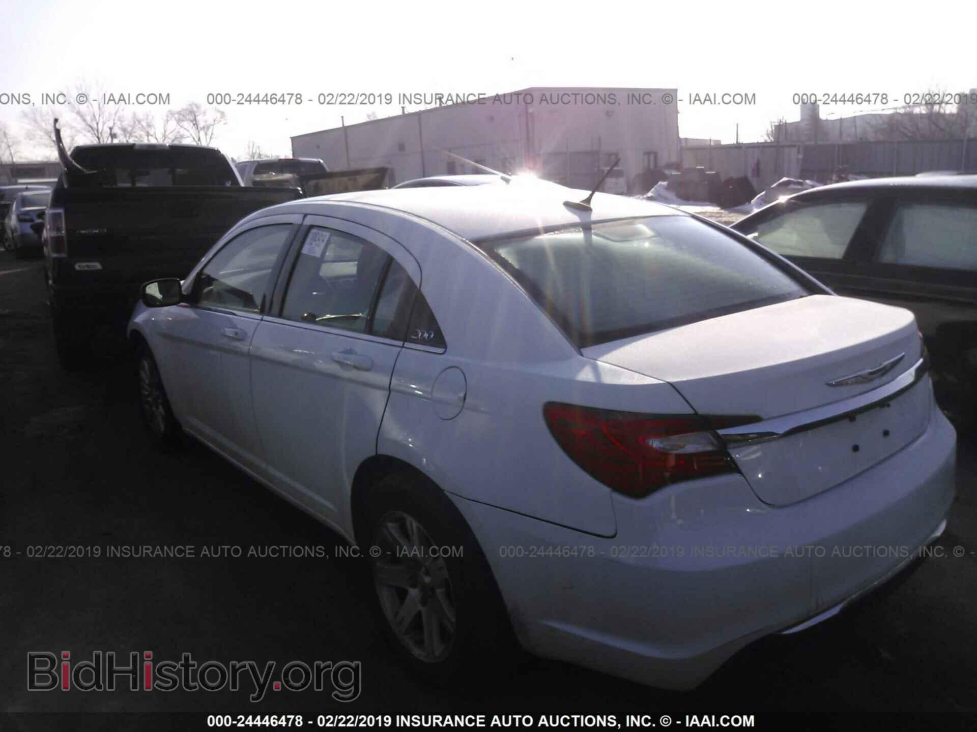2014 CHRYSLER 200 - VIN: 1C3CCBAB0EN210421 - Фото 3