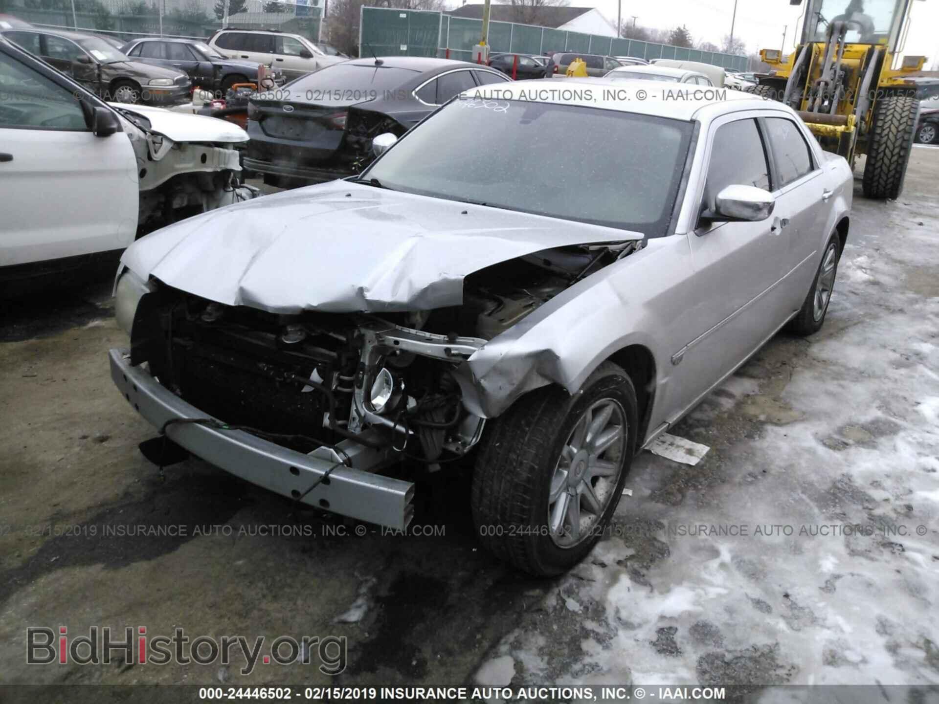 2006 CHRYSLER 300C - VIN: 2C3KA63H06H509766 - Фото 2