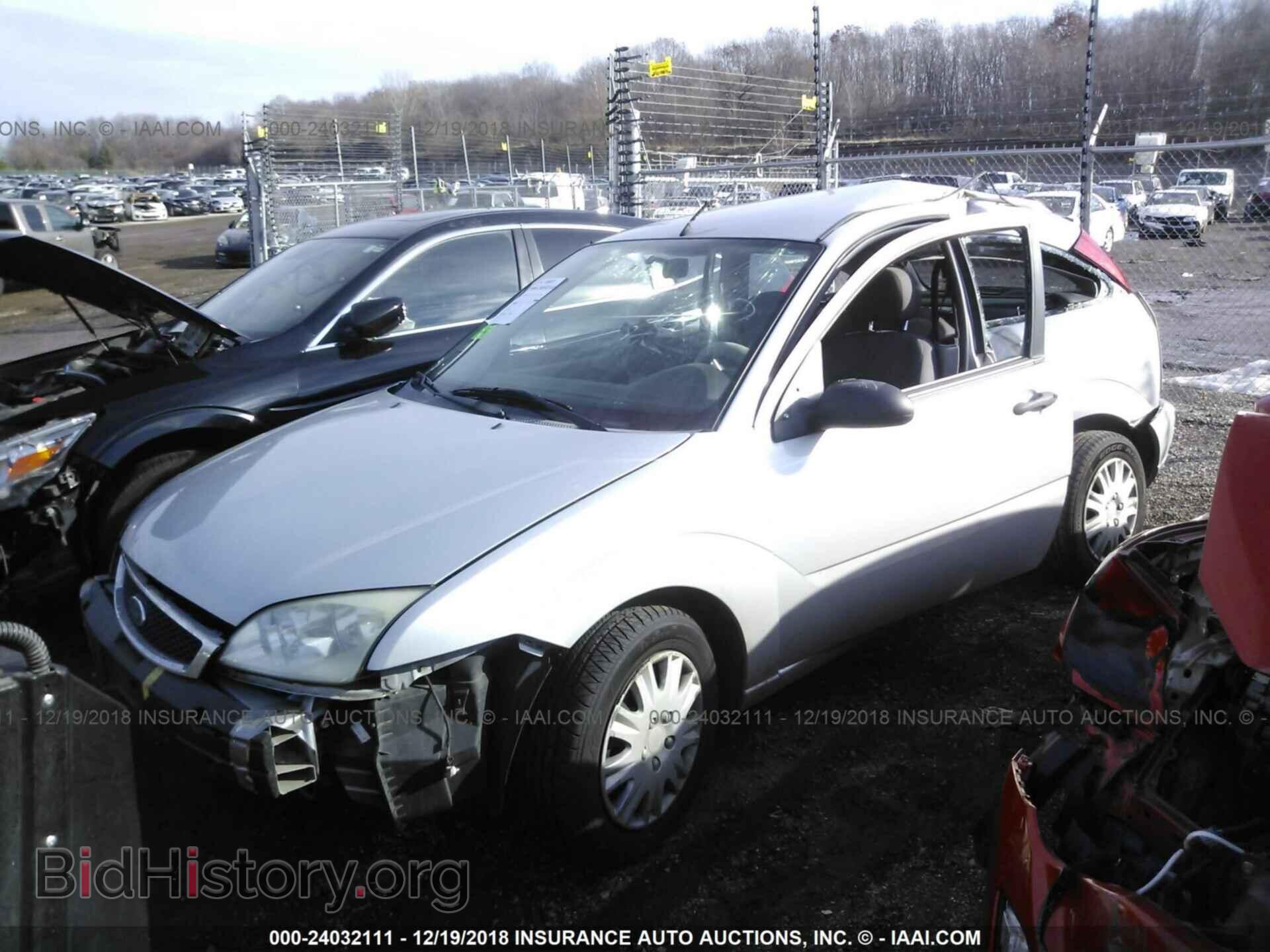 2007 FORD FOCUS - VIN: 1FAFP31N07W306422 - Photo 2