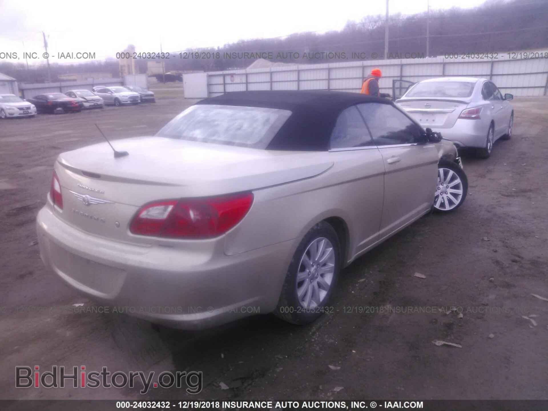 2010 CHRYSLER SEBRING - VIN: 1C3BC5ED0AN148909 - Фото 4