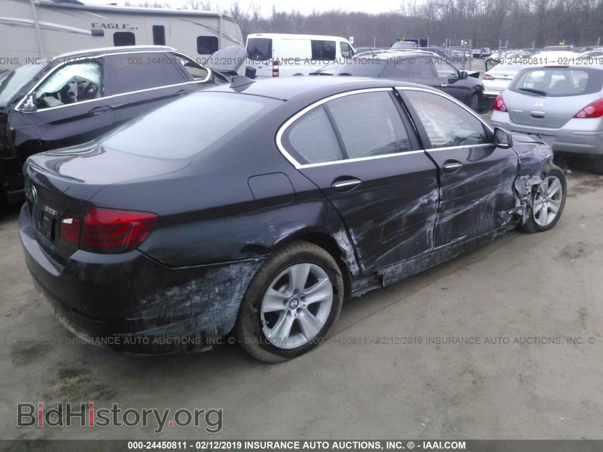2011 BMW 528 - VIN: WBAFR1C51BC740779 - Фото 4