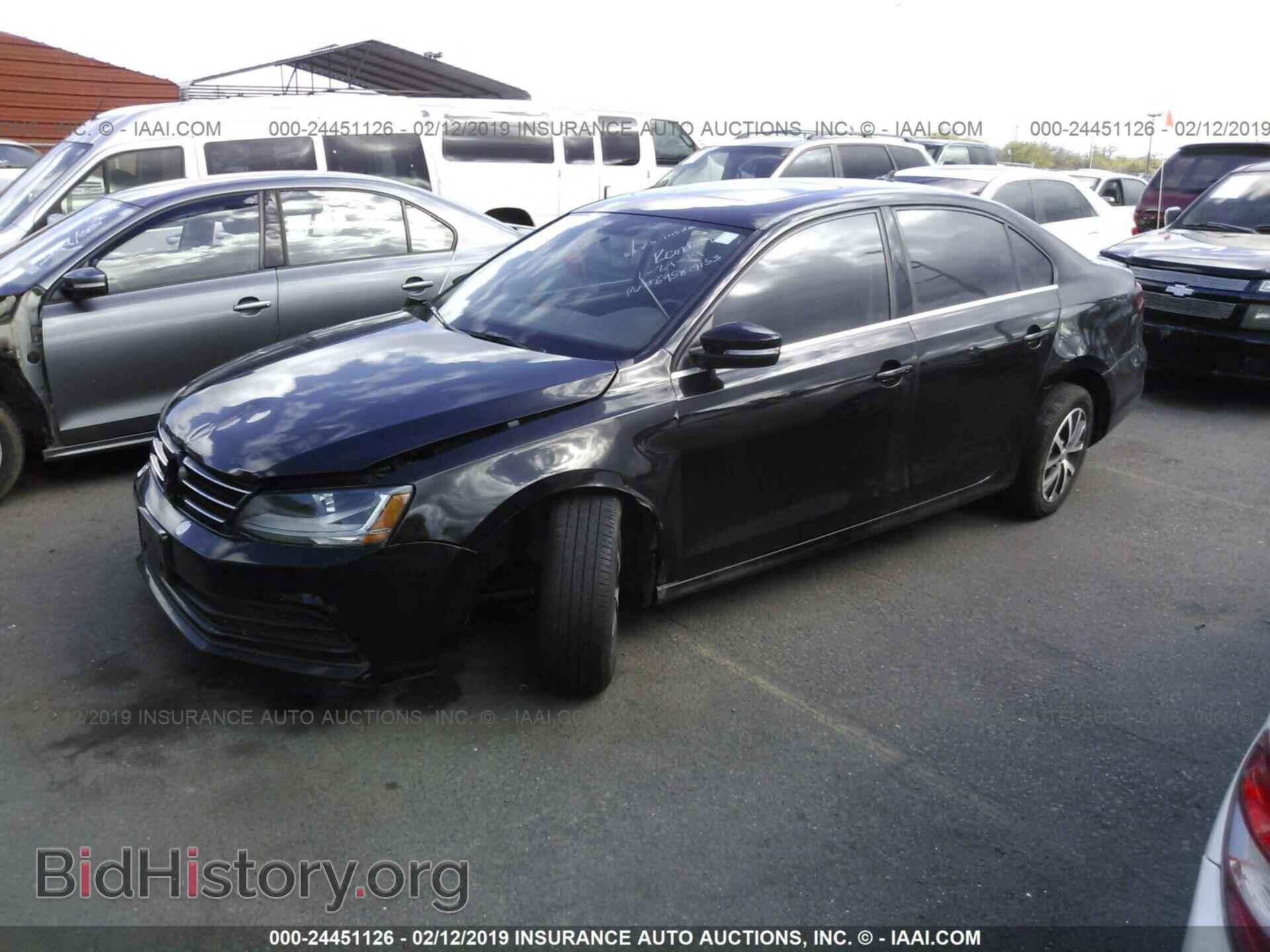 2017 VOLKSWAGEN JETTA - VIN: 3VWDB7AJXHM416073 - Photo 2
