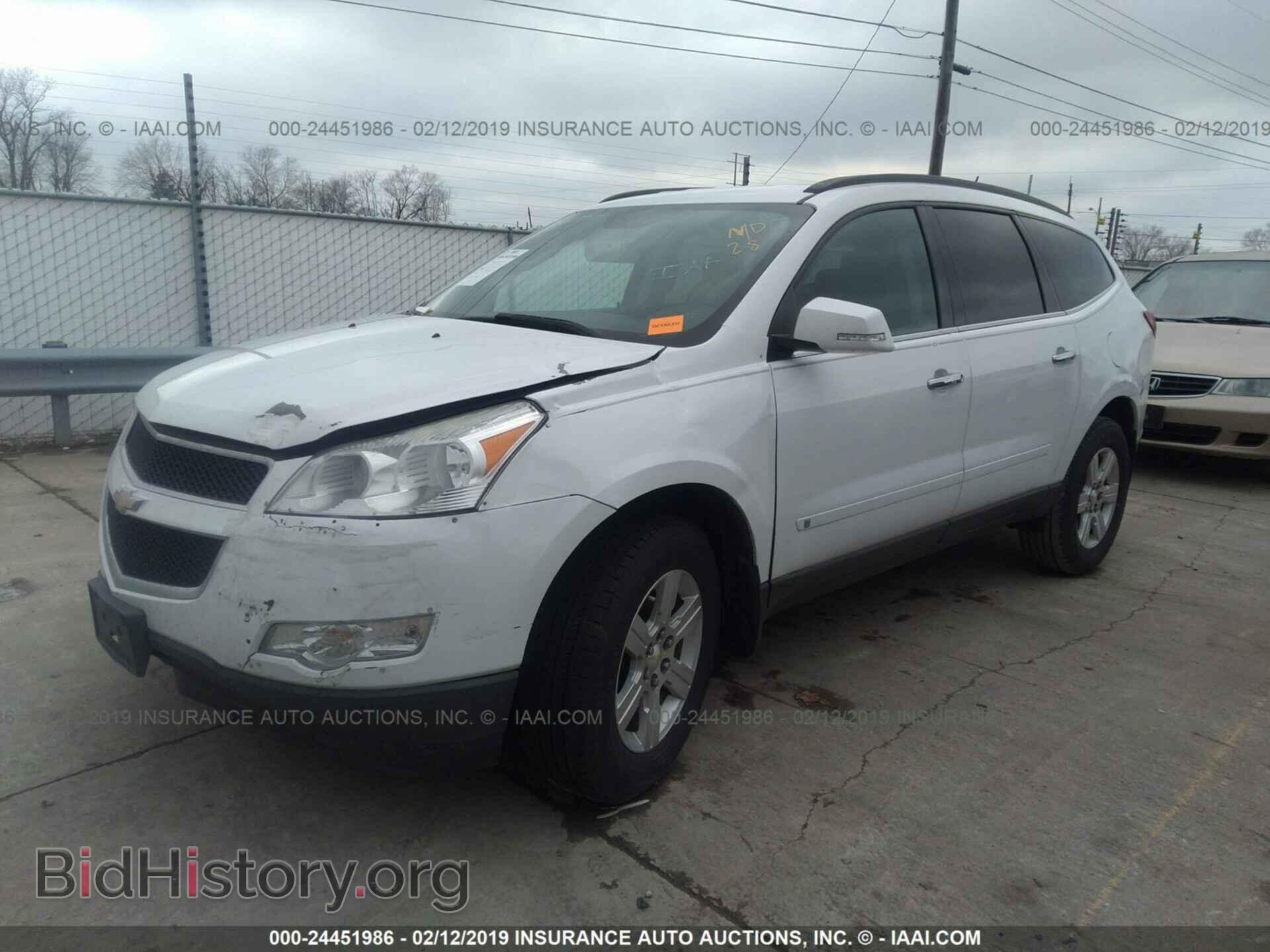 2010 CHEVROLET TRAVERSE - VIN: 1GNLRFED0AS130357 - Фото 2