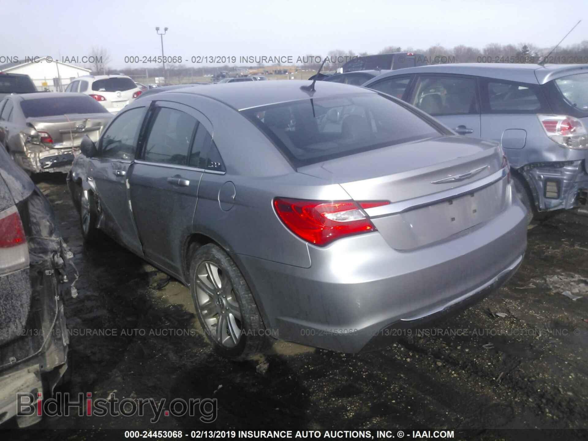 2013 CHRYSLER 200 - VIN: 1C3CCBBB8DN734896 - Фото 3
