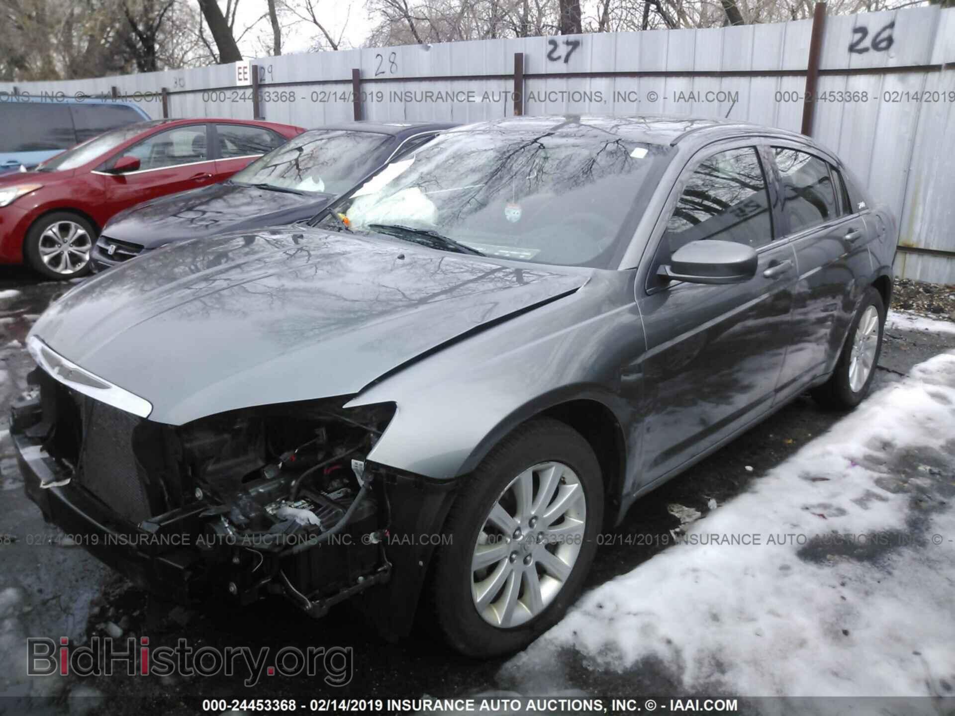 2011 CHRYSLER 200 - VIN: 1C3BC1FB2BN589965 - Фото 2