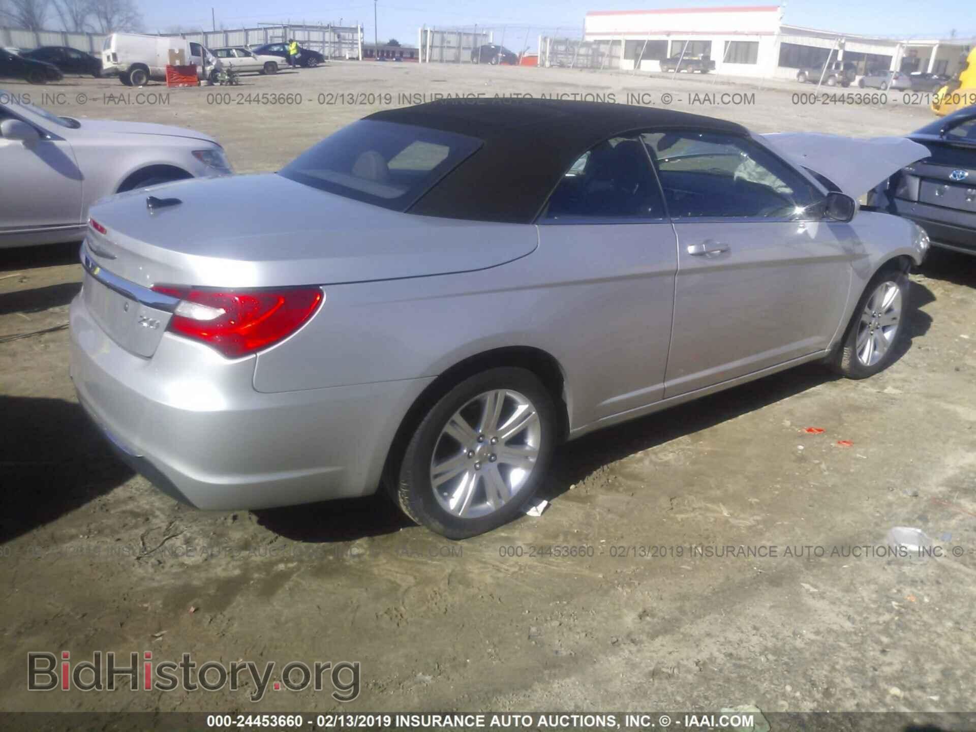 2011 CHRYSLER 200 - VIN: 1C3BC2EBXBN597450 - Фото 4