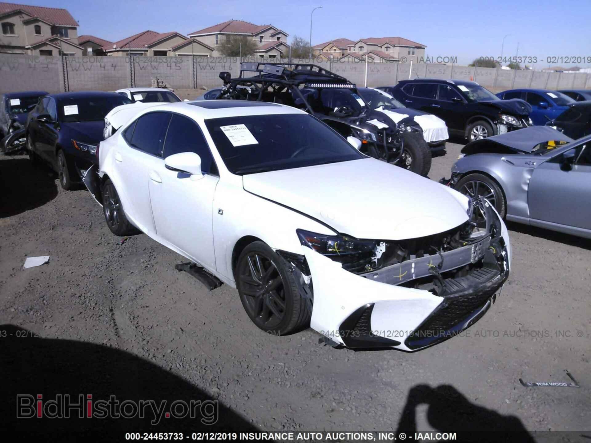 Photo JTHBA1D21J5074585 - LEXUS IS 2018