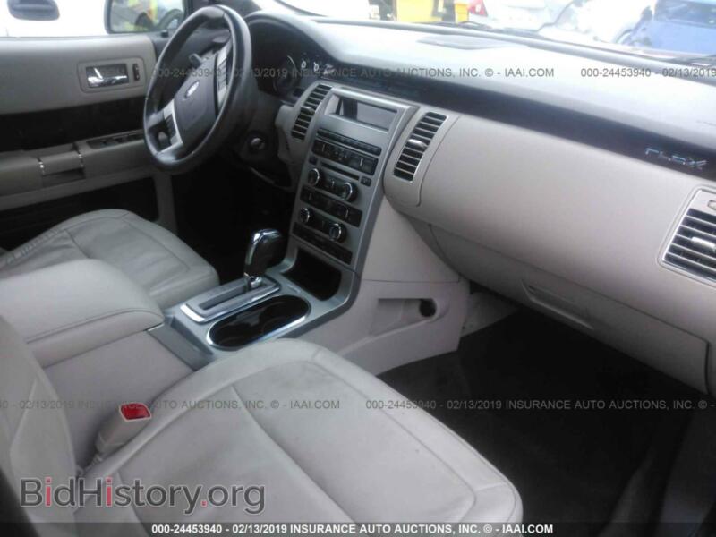 2011 Ford FLEX (VIN 2FMGK5CC8BBD32759) — фото 5 из 10