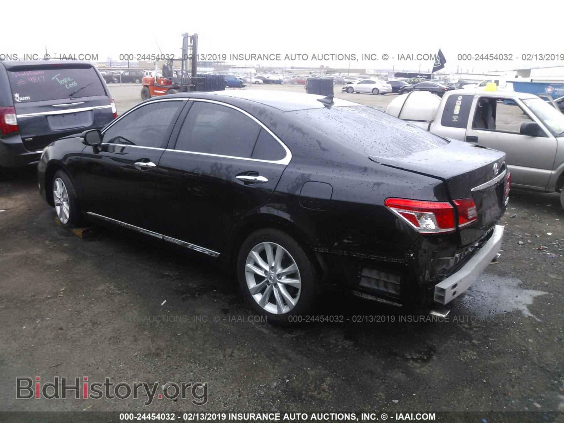 2011 LEXUS ES - VIN: JTHBK1EG0B2431135 - Фото 3