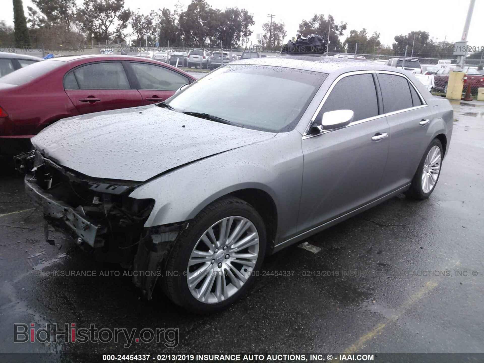 2011 CHRYSLER 300 - VIN: 2C3CA5CG9BH531510 - Фото 2