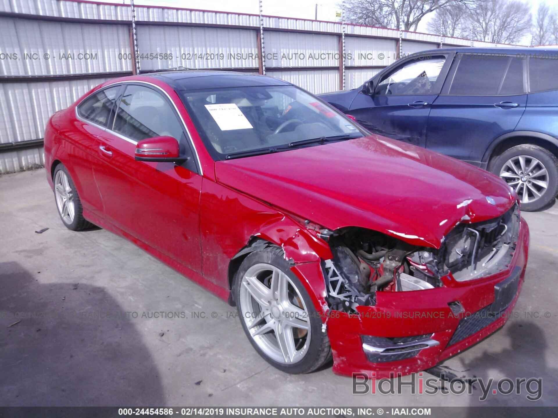 Photo WDDGJ5HB0CF817488 - MERCEDES-BENZ C 2012