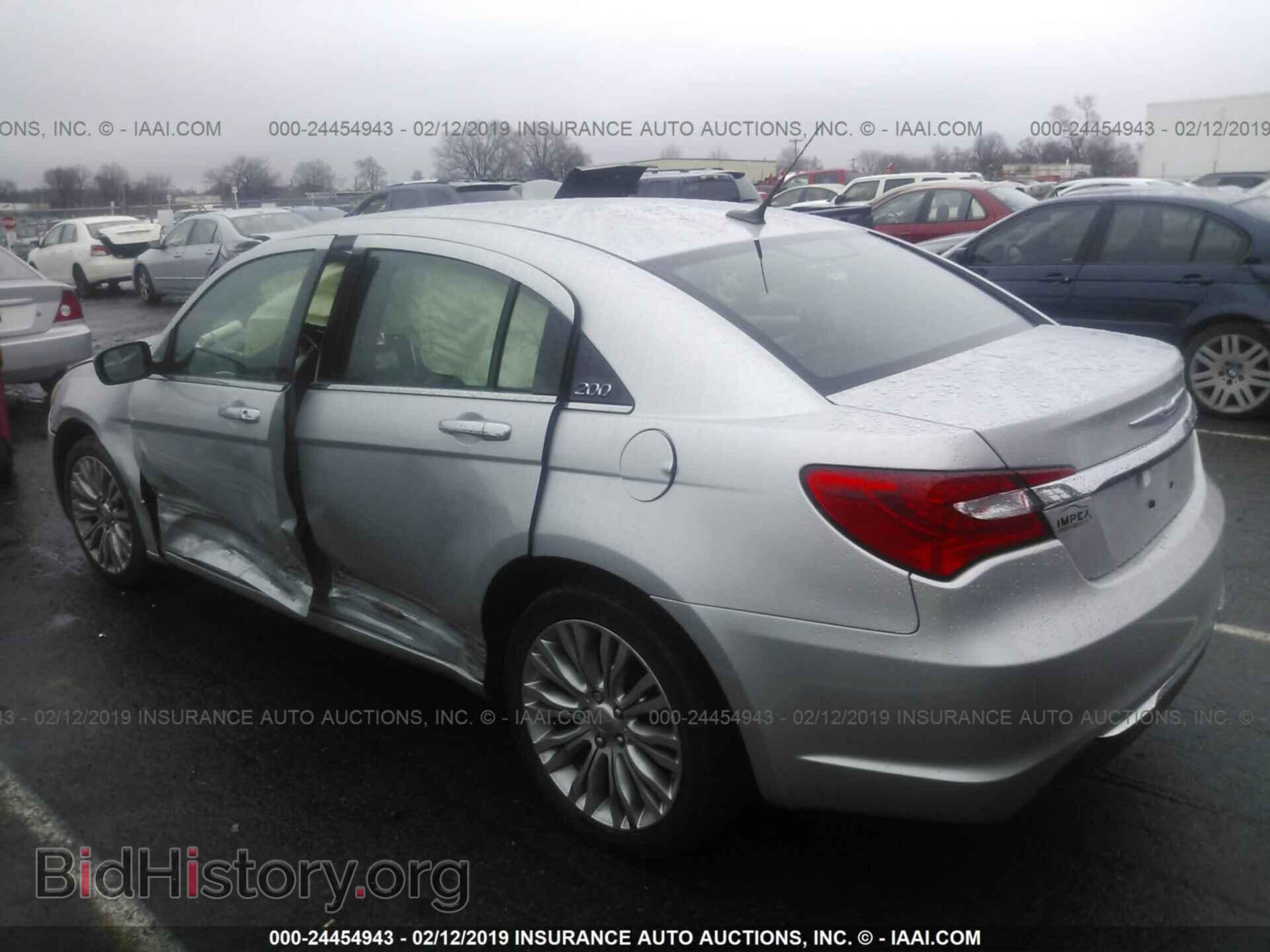 2011 CHRYSLER 200 - VIN: 1C3BC2FB5BN525733 - Photo 3