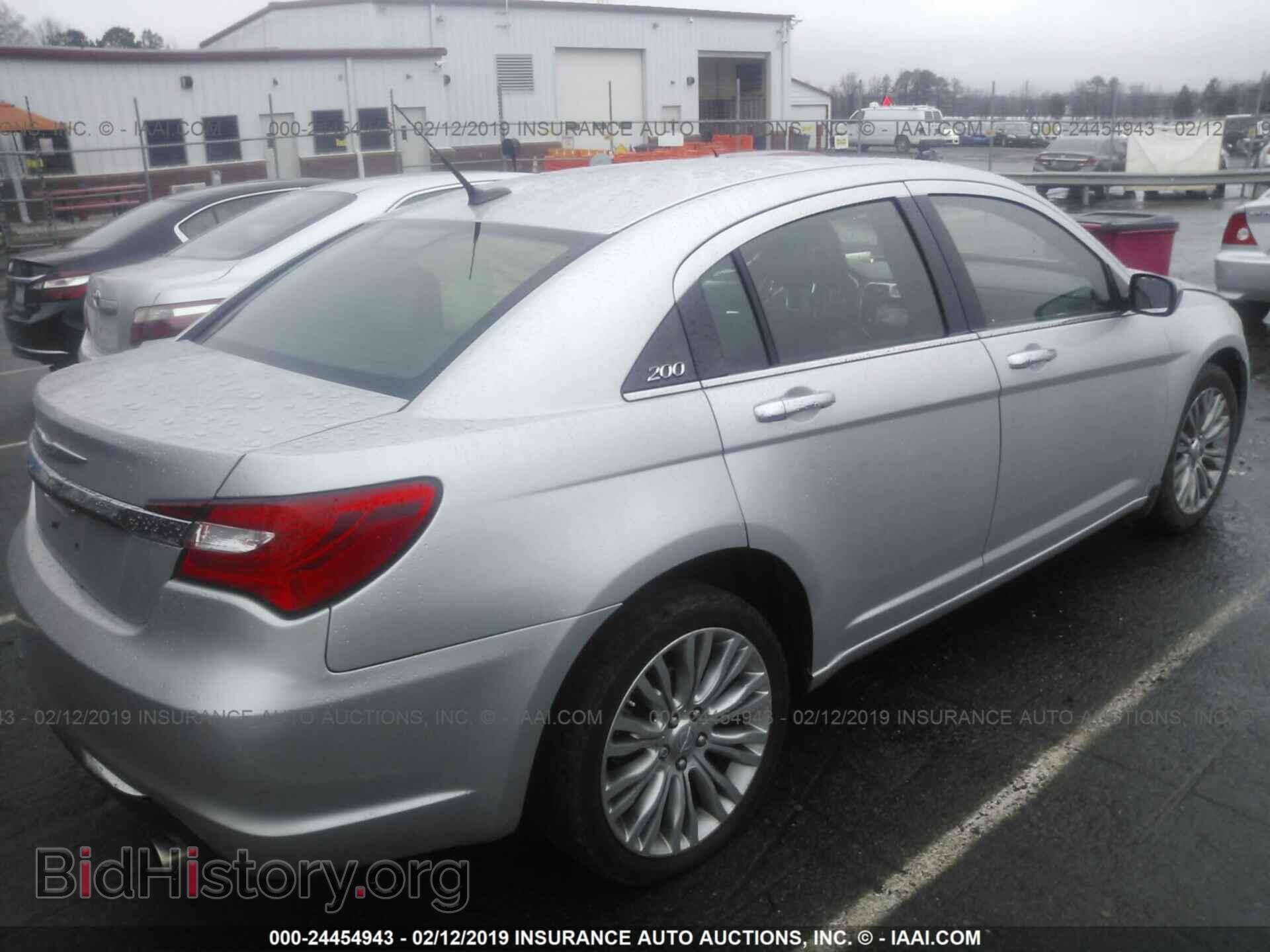 2011 CHRYSLER 200 - VIN: 1C3BC2FB5BN525733 - Photo 4