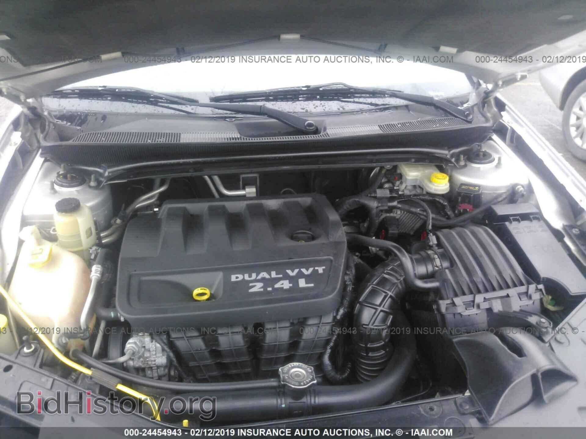 2011 CHRYSLER 200 - VIN: 1C3BC2FB5BN525733 - Photo 10