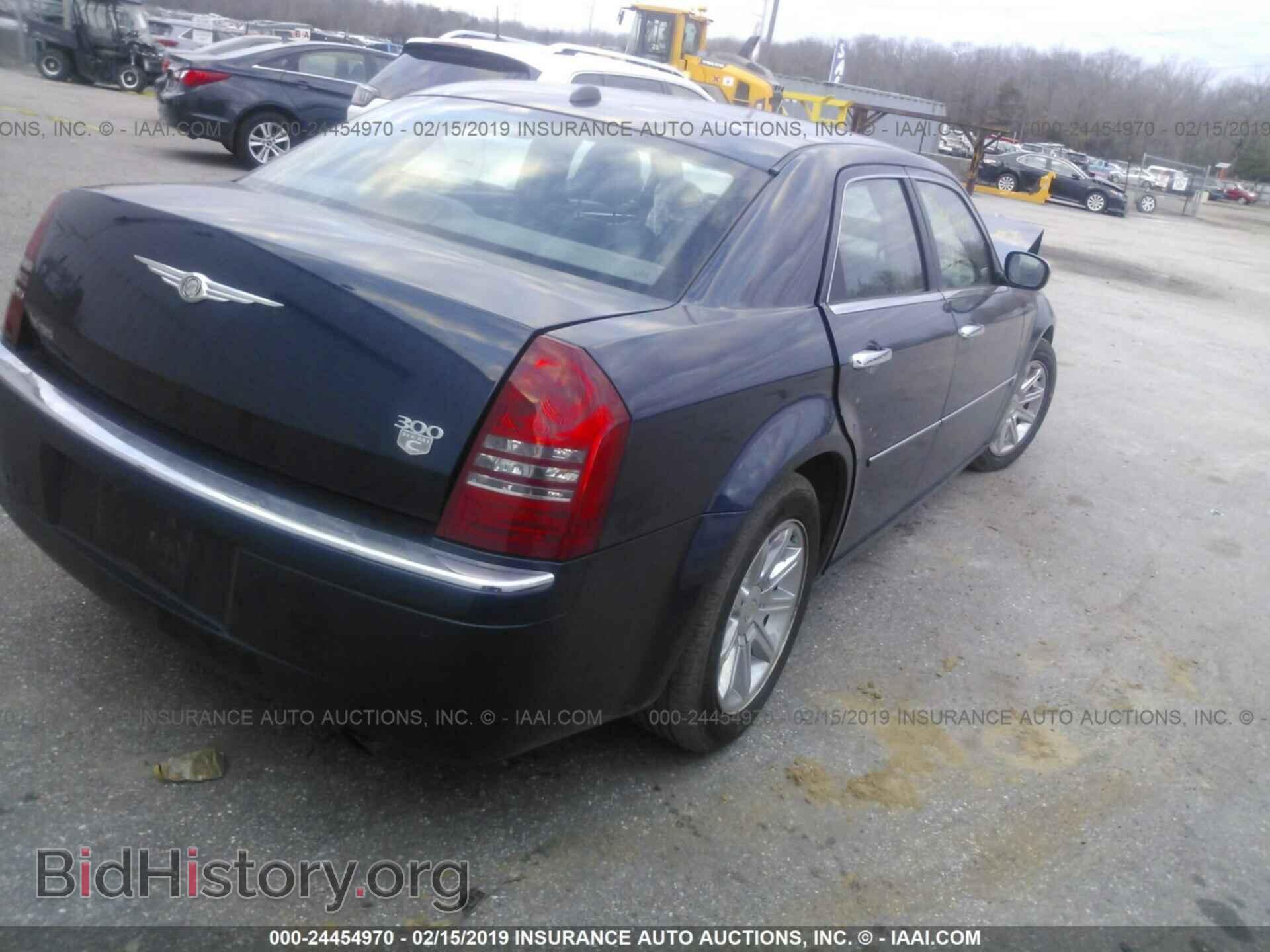 2005 CHRYSLER 300C - VIN: 2C3AA63H65H519342 - Photo 4