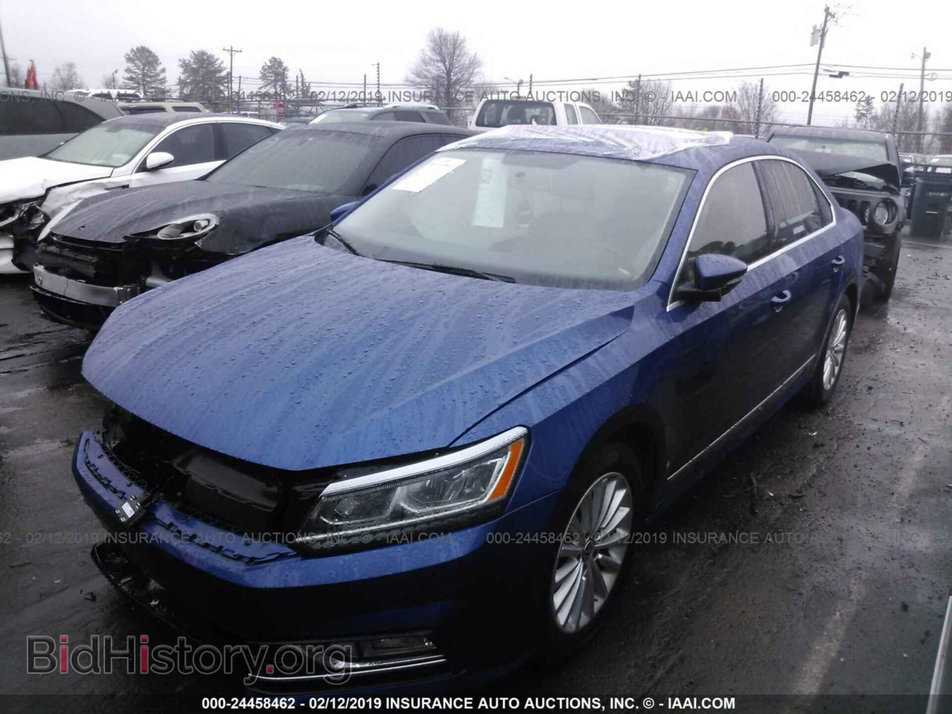 2017 VOLKSWAGEN PASSAT - VIN: 1VWBT7A38HC015371 - Фото 2