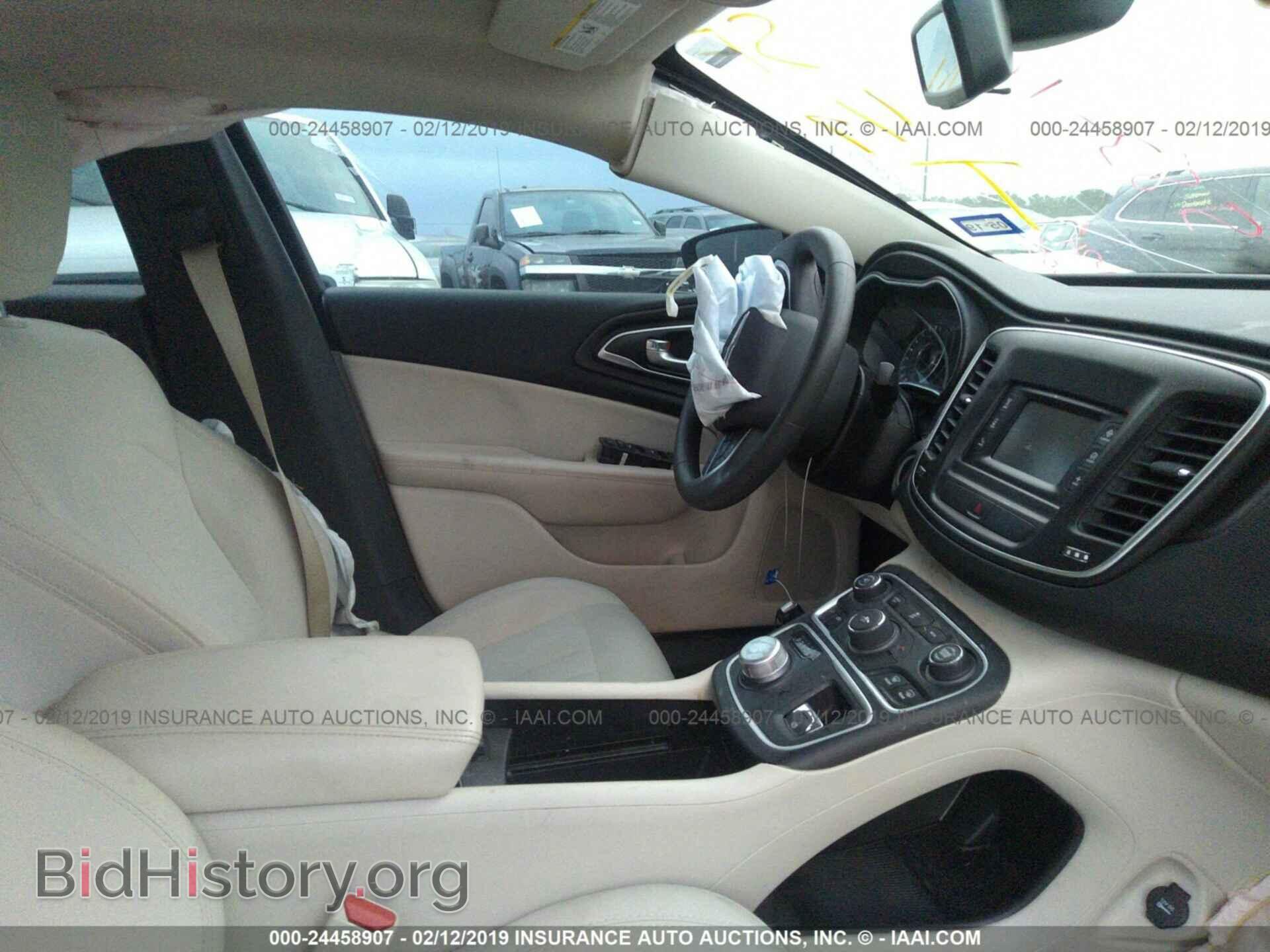 2016 CHRYSLER 200 - VIN: 1C3CCCFB4GN179434 - Photo 5