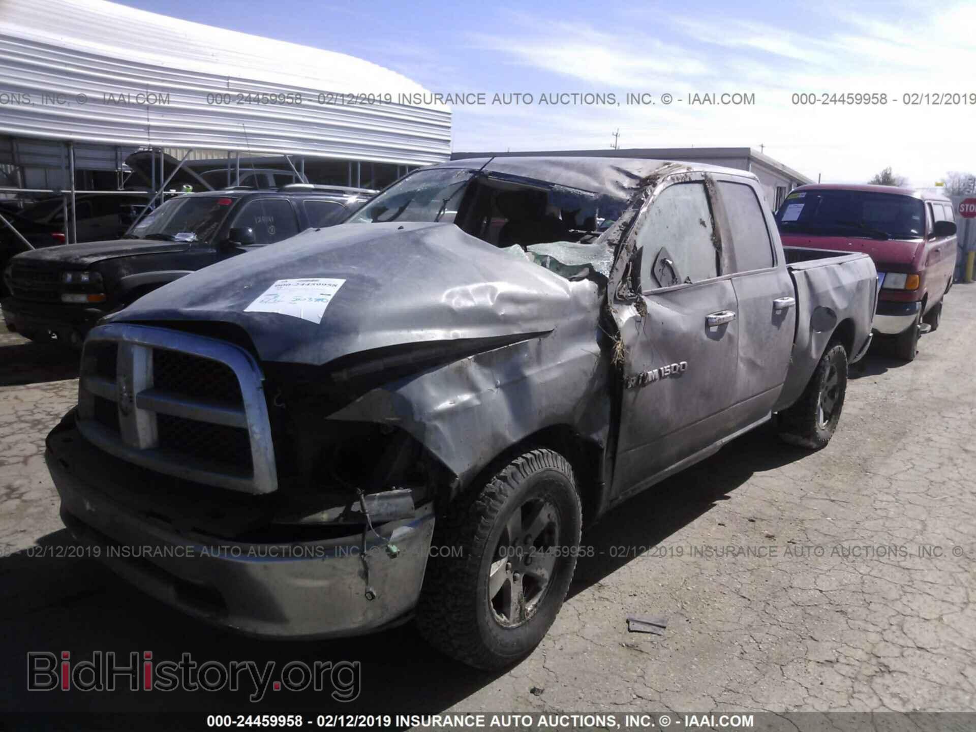 2011 DODGE RAM 1500 - VIN: 1D7RB1GP8BS679586 - Фото 2