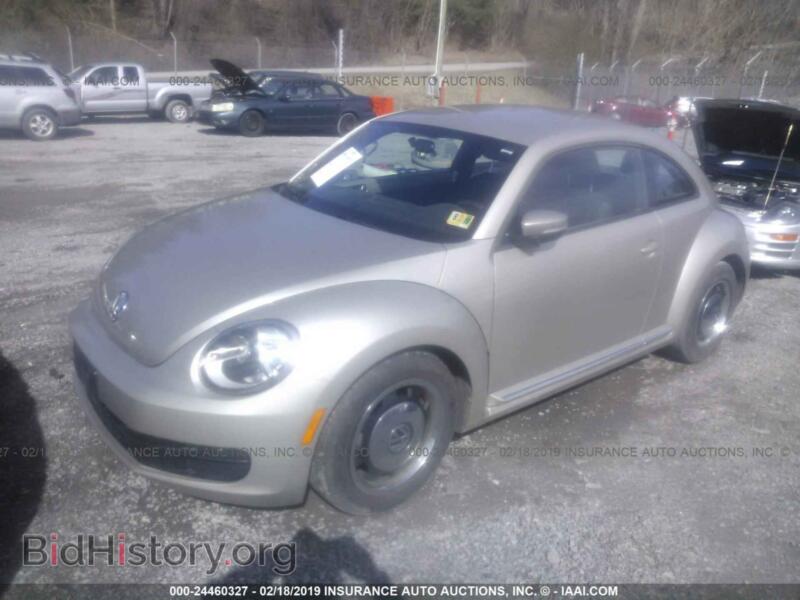 2012 Volkswagen BEETLE (VIN 3VWJP7AT2CM660752) — photo 2 of 10