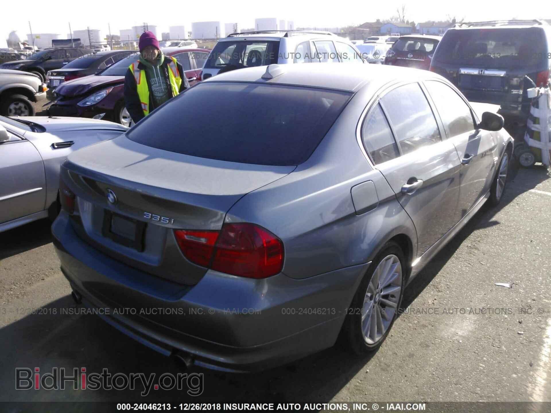 2009 BMW 335 - VIN: WBAPL33509A406721 - Фото 4