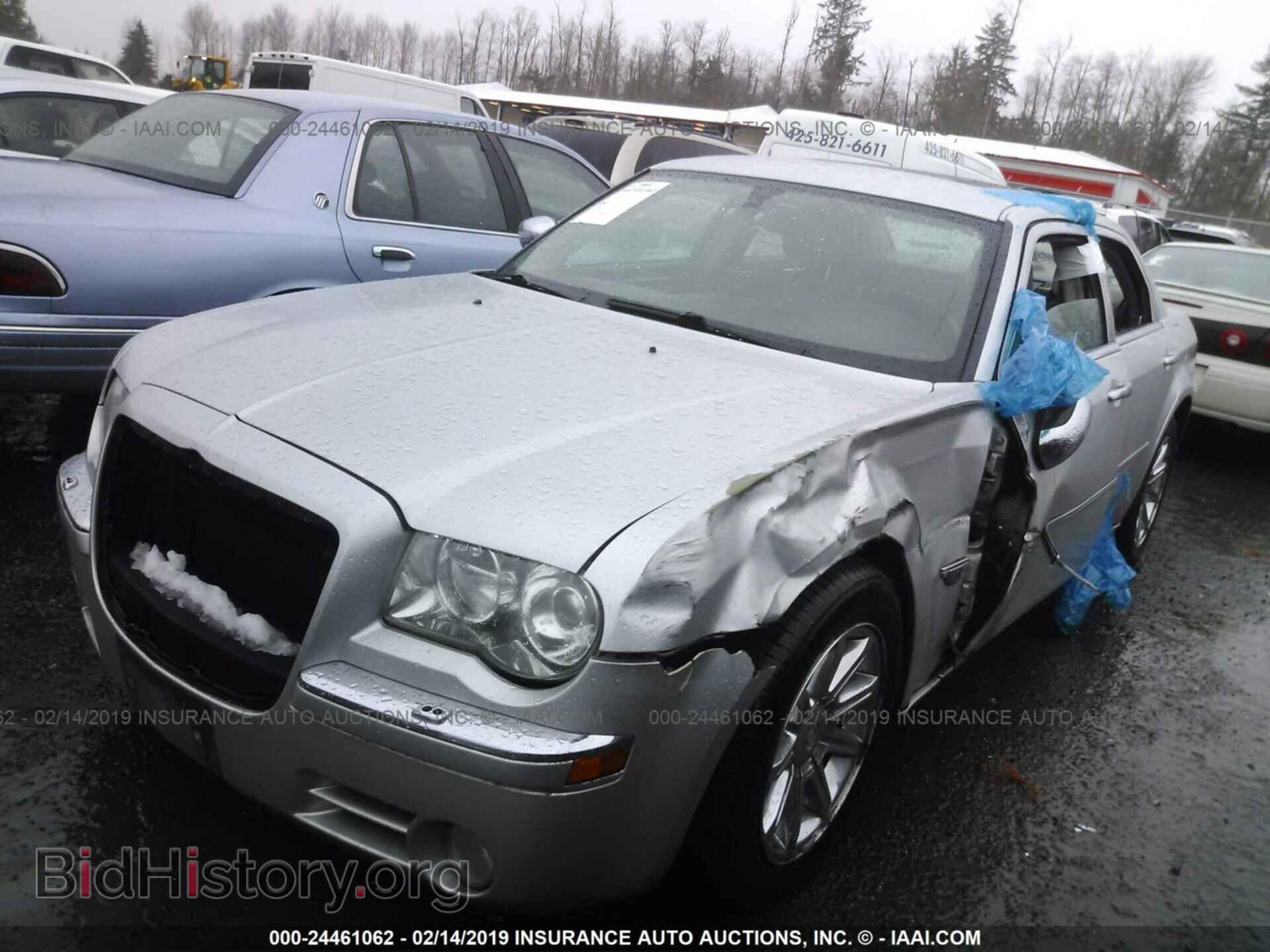 2005 CHRYSLER 300C - VIN: 2C3AA63H15H630803 - Фото 2