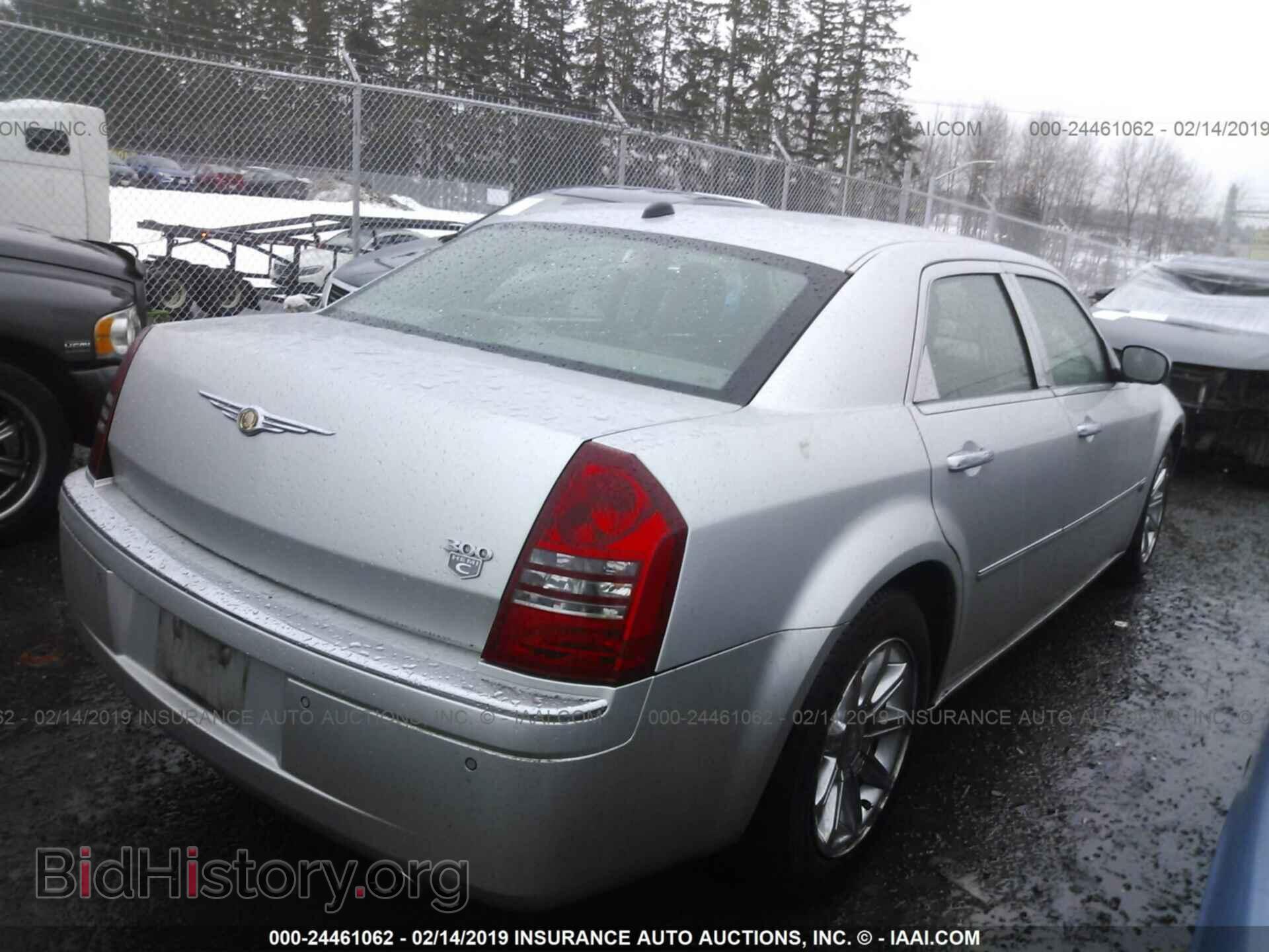 2005 CHRYSLER 300C - VIN: 2C3AA63H15H630803 - Фото 4