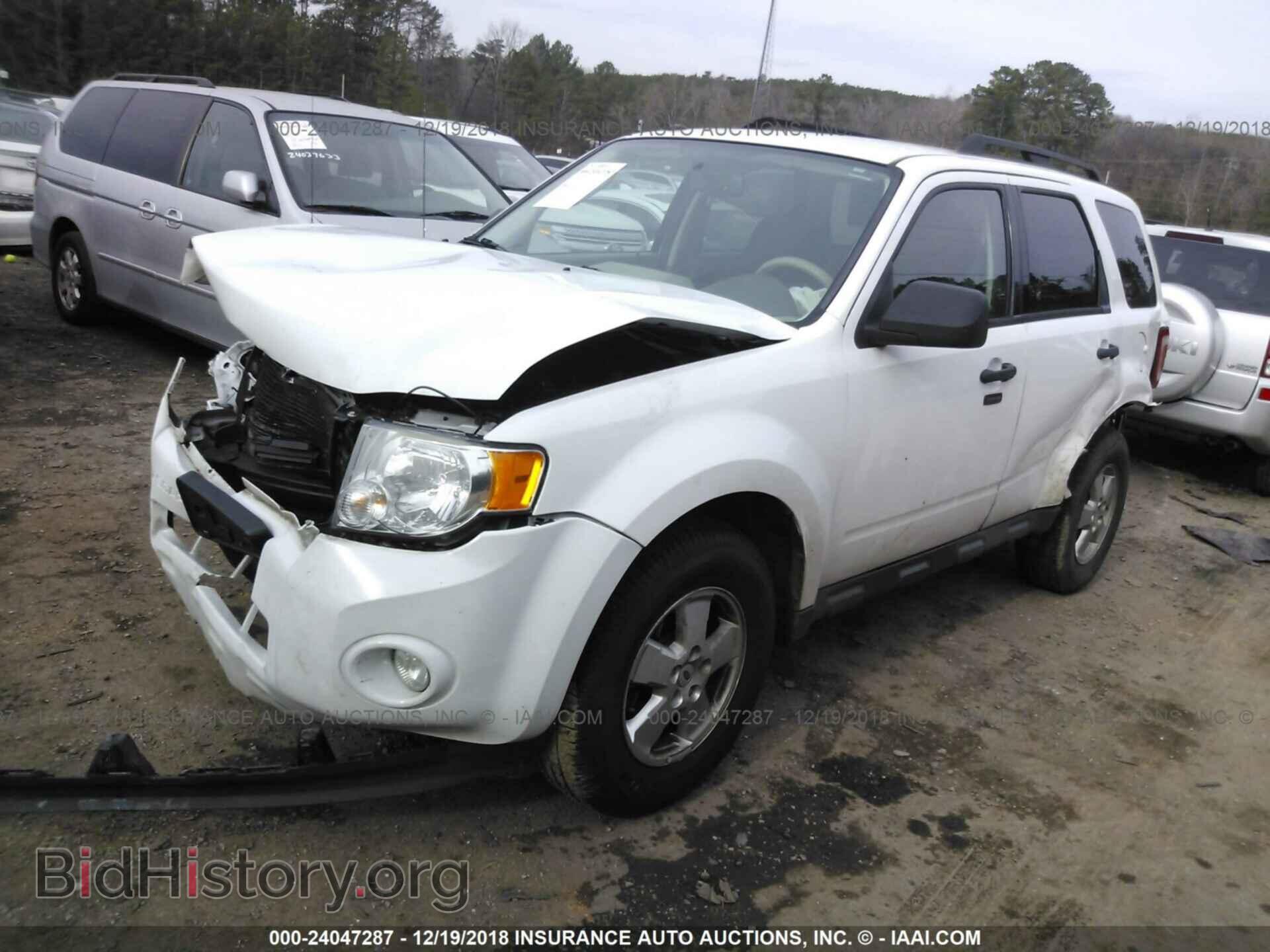 2011 FORD ESCAPE - VIN: 1FMCU0D73BKC05954 - Фото 2