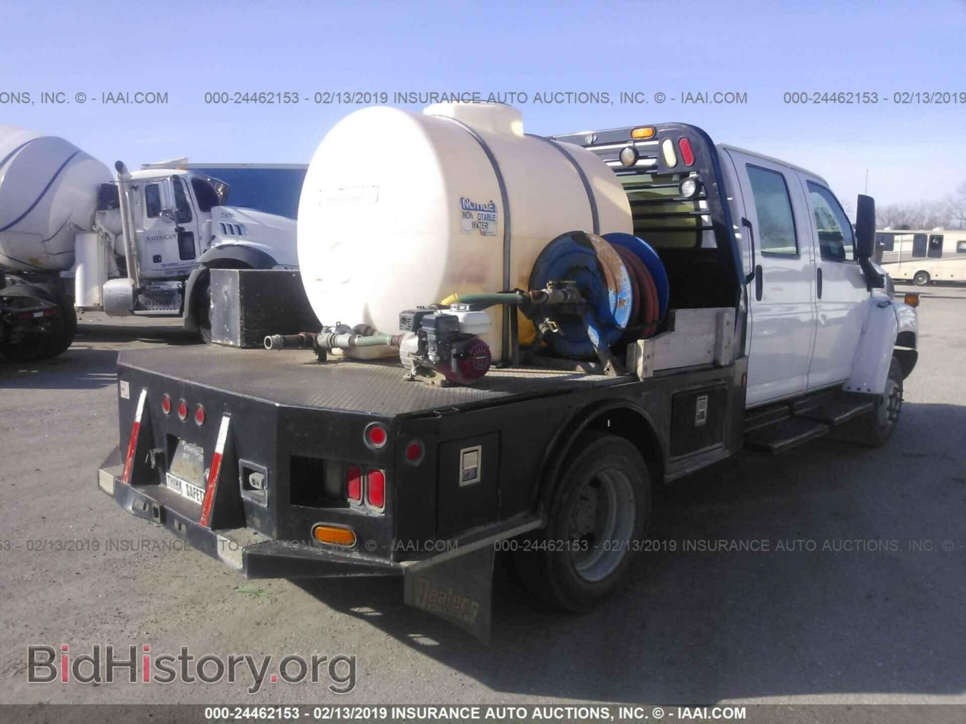 2008 GMC C5500 - VIN: 1GDE5E1938F416212 - Photo 4