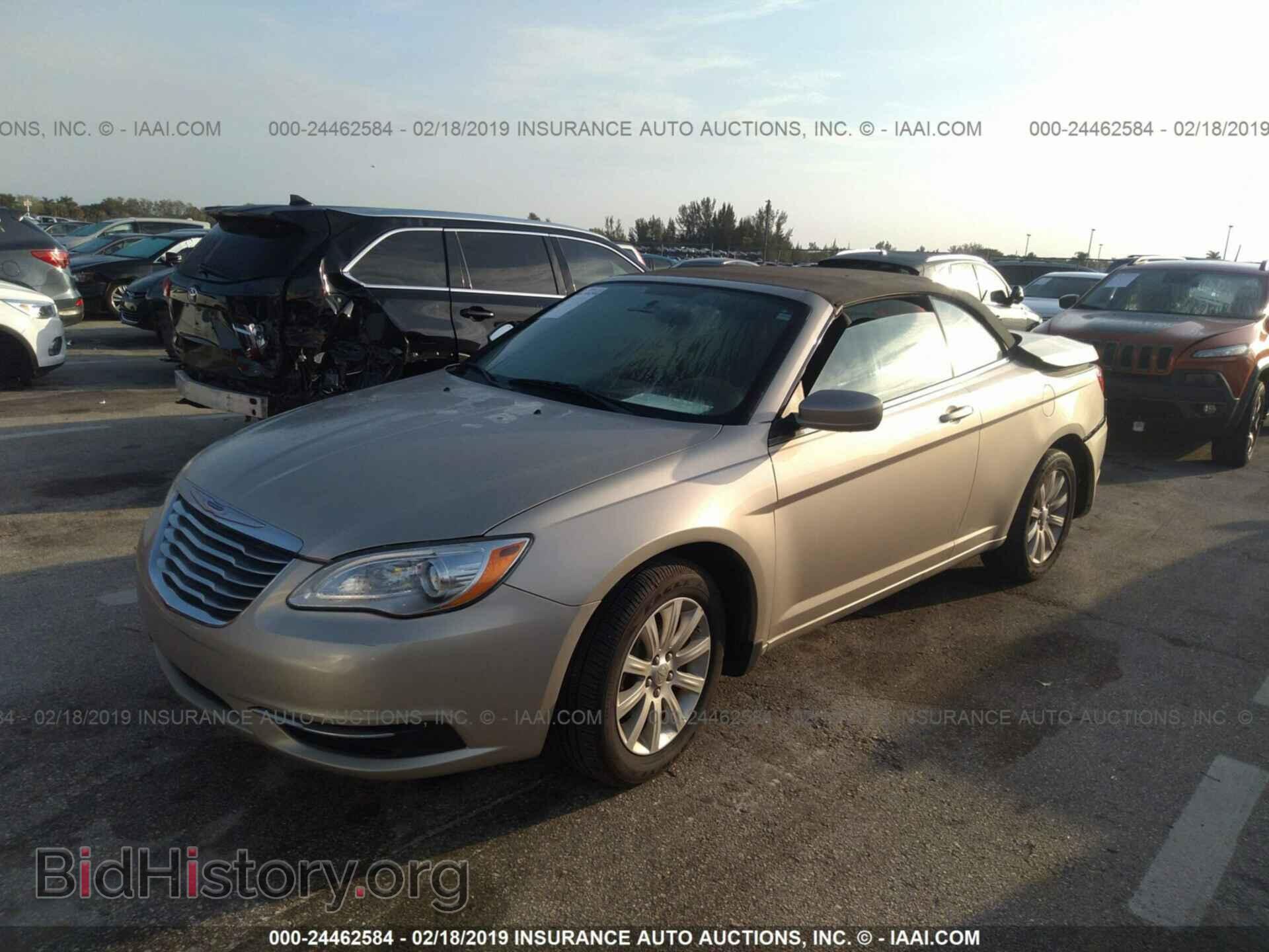 2014 CHRYSLER 200 - VIN: 1C3BCBEB1EN158206 - Photo 2