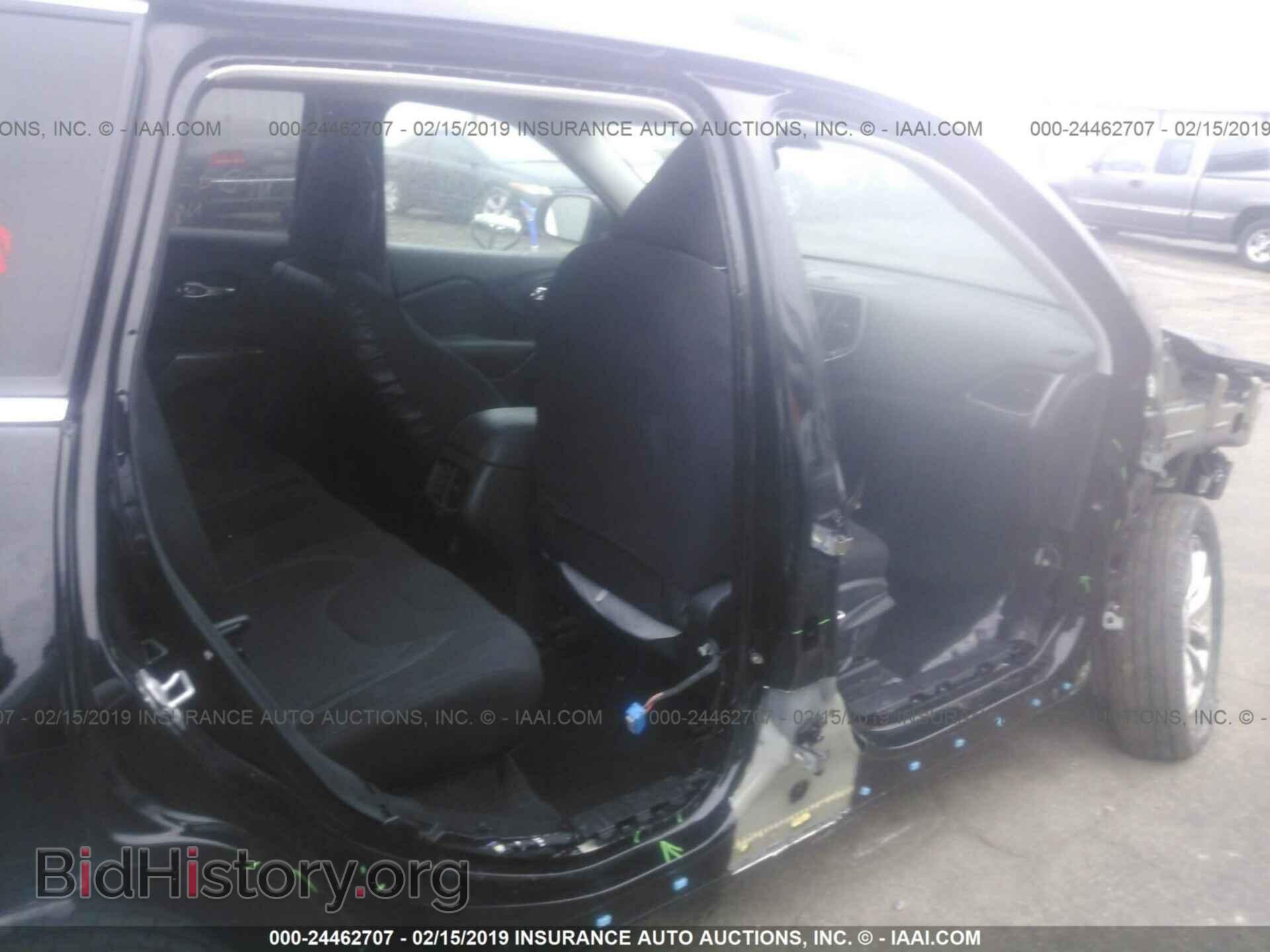 2019 JEEP CHEROKEE - VIN: 1C4PJLCB0KD221863 - Фото 6