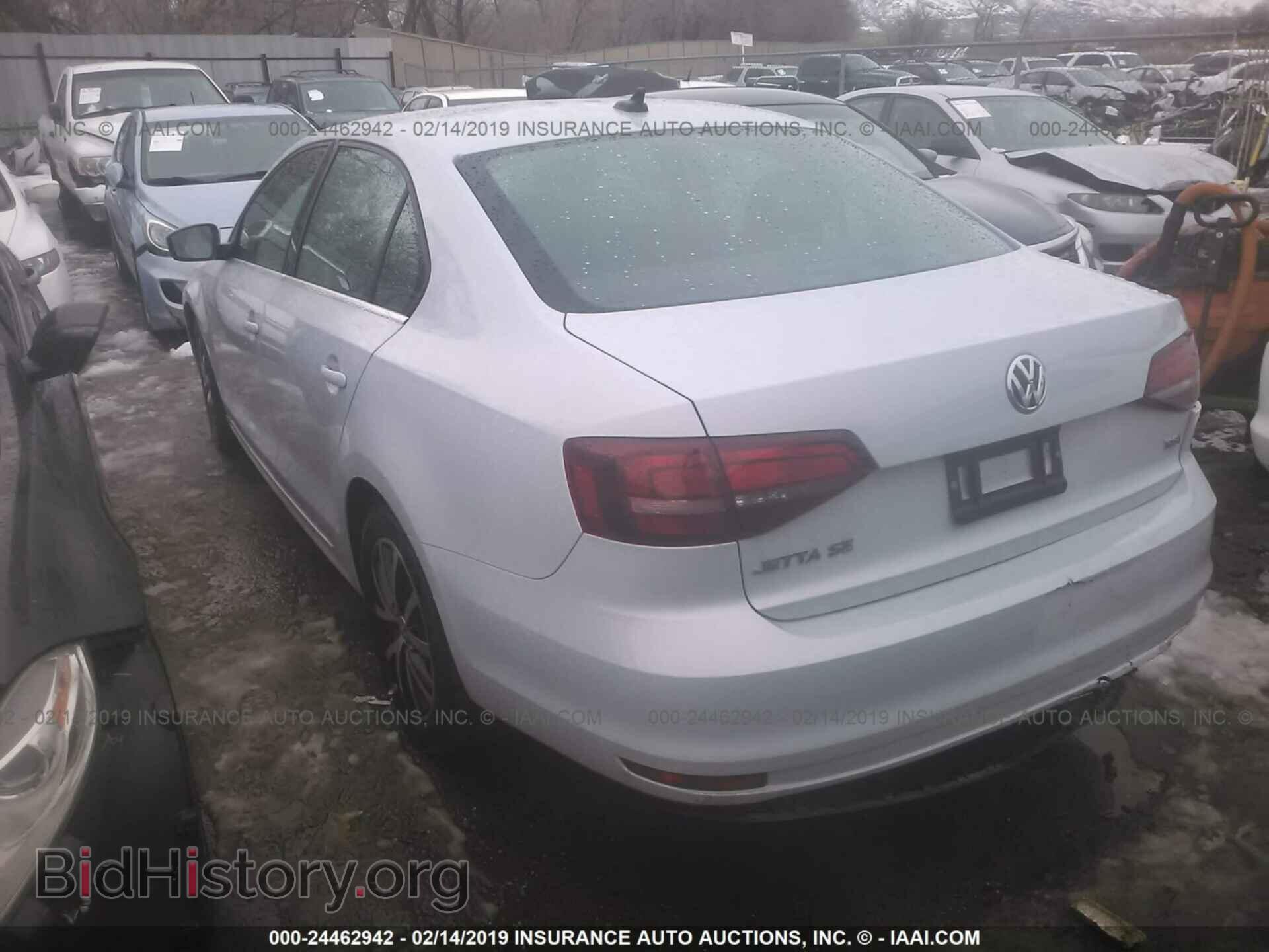 2018 VOLKSWAGEN JETTA - VIN: 3VWDB7AJ1JM260978 - Фото 3