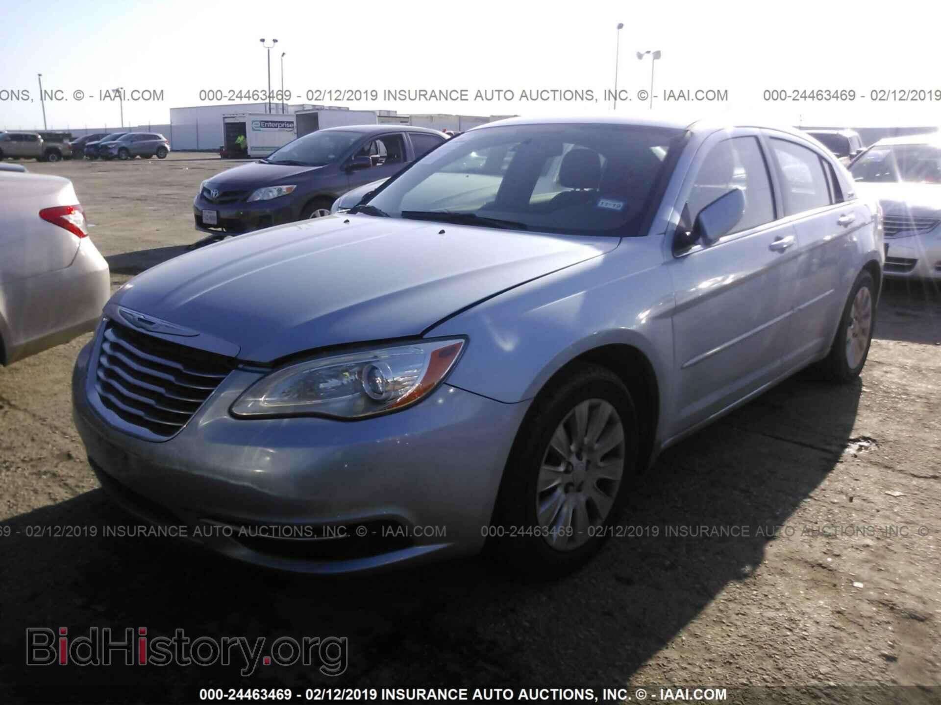 2013 CHRYSLER 200 - VIN: 1C3CCBAB7DN611477 - Photo 2
