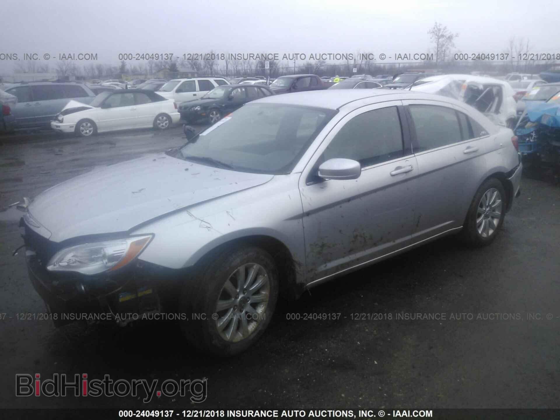 2012 CHRYSLER 200 - VIN: 1C3CCBBB1CN100358 - Фото 2