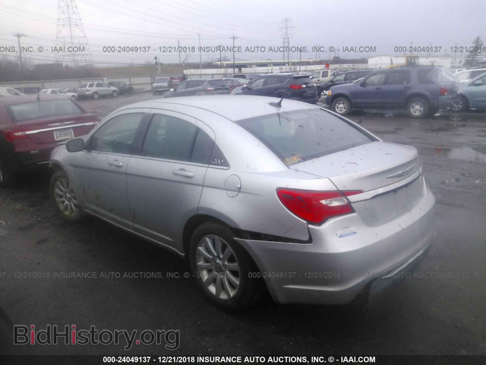 2012 CHRYSLER 200 - VIN: 1C3CCBBB1CN100358 - Фото 3