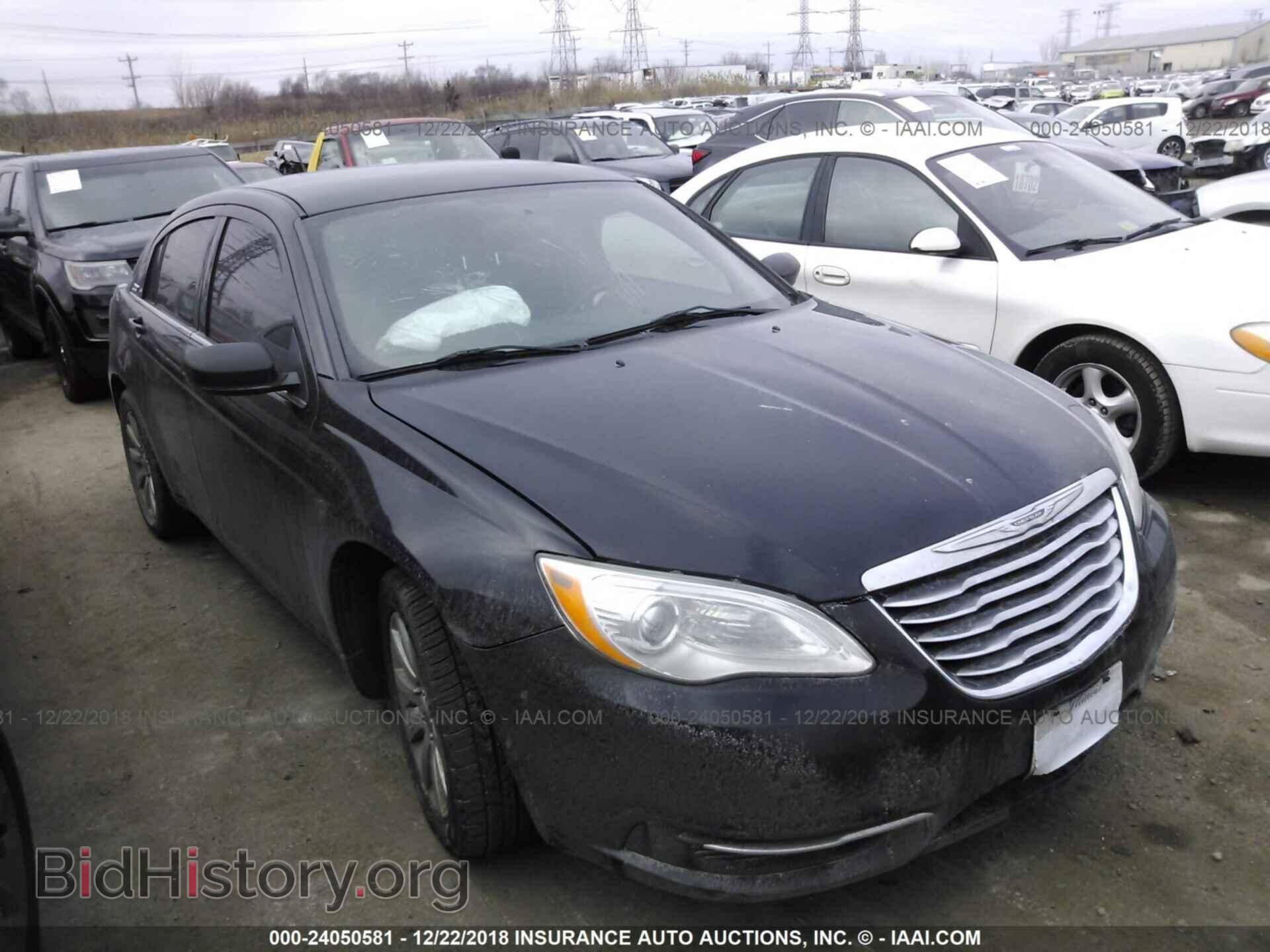 Photo 1C3BC1FB9BN542898 - CHRYSLER 200 2011