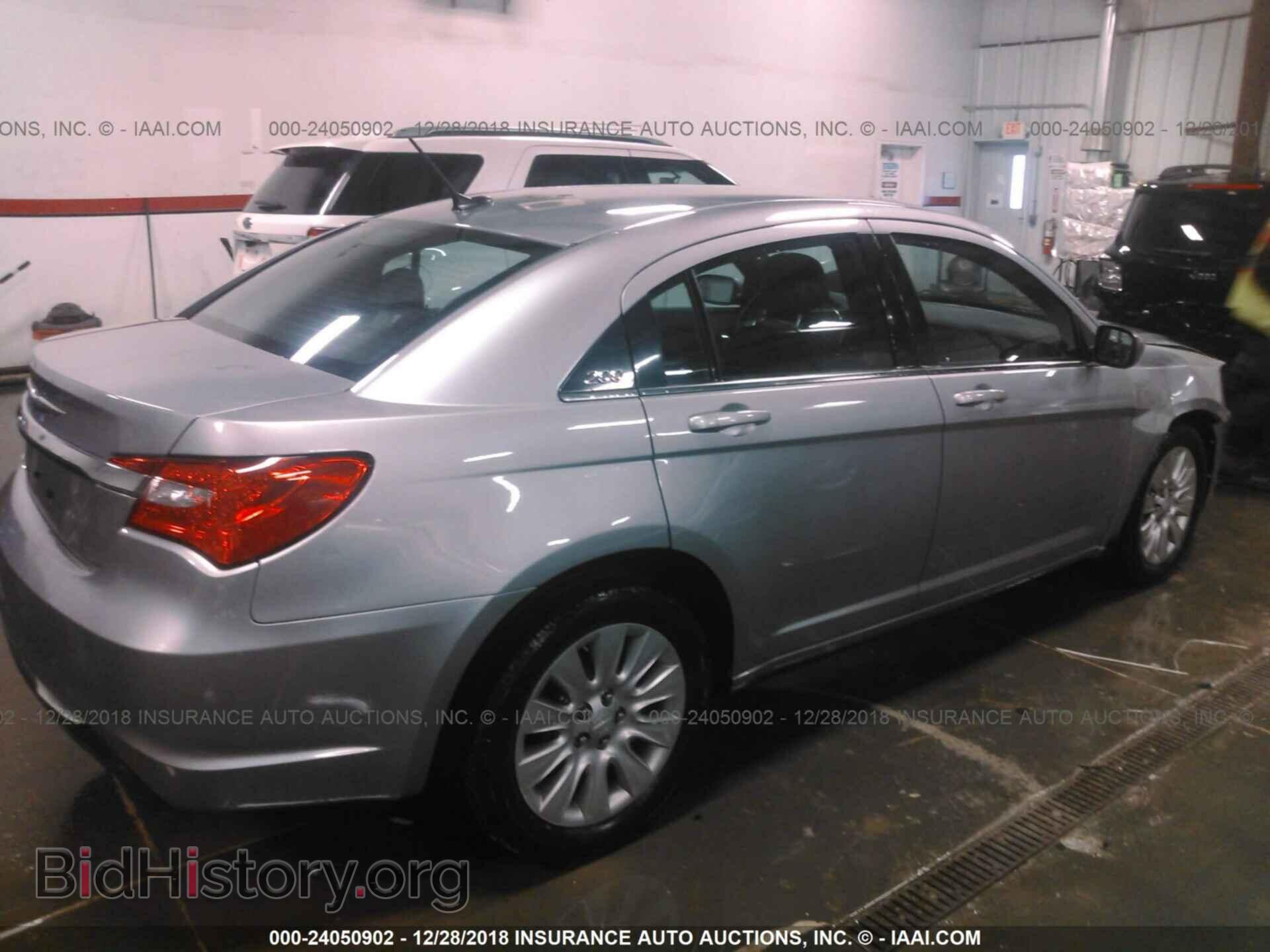 2013 CHRYSLER 200 - VIN: 1C3CCBAB2DN723748 - Photo 4